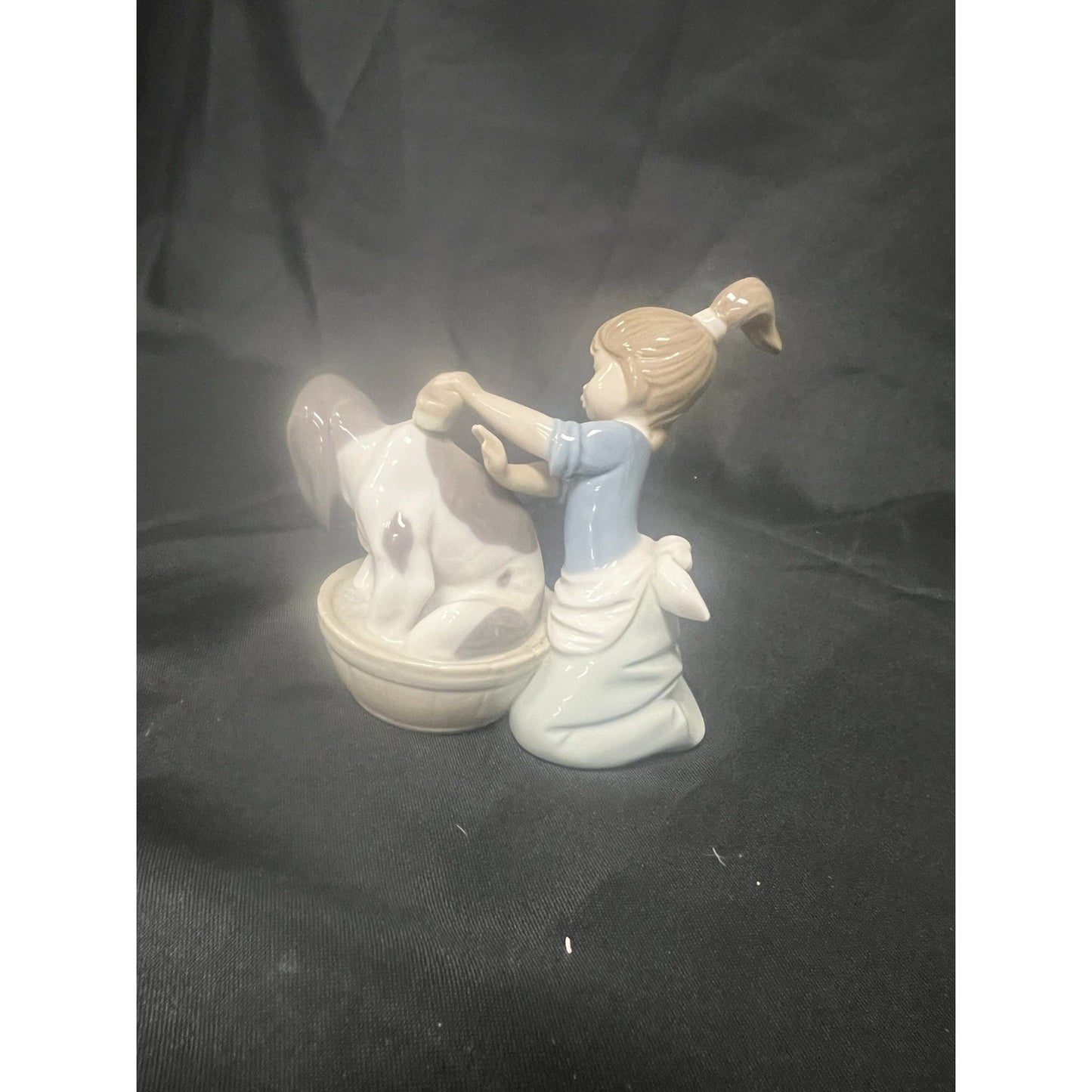 Lladro 5455 Bashful Bather Porcelain Figurine Girl & Dog Bath Made In Spain