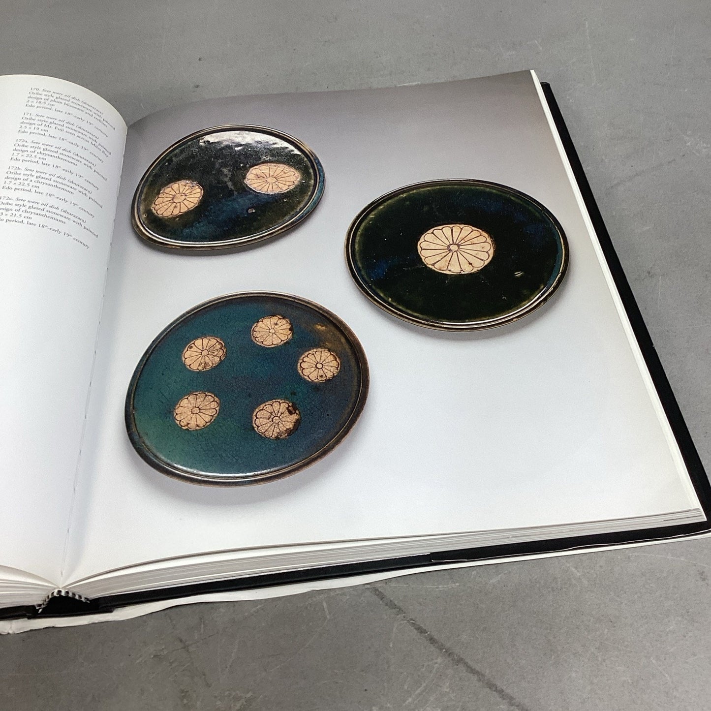 TIMELESS BEAUTY - Traditional Japanese Folk Art Hardcover Book ~ 2002