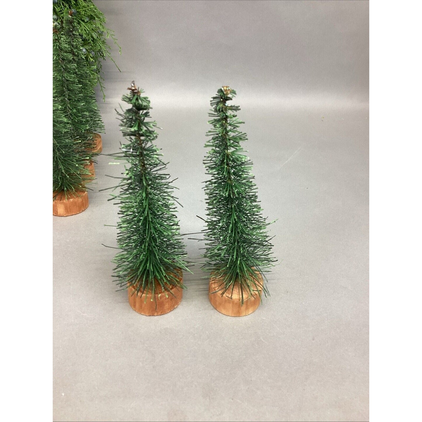 Lot Of 18 - Christmas Wreath, 5 Mini Trees, 2 Centerpieces & Strawberry Ornamen