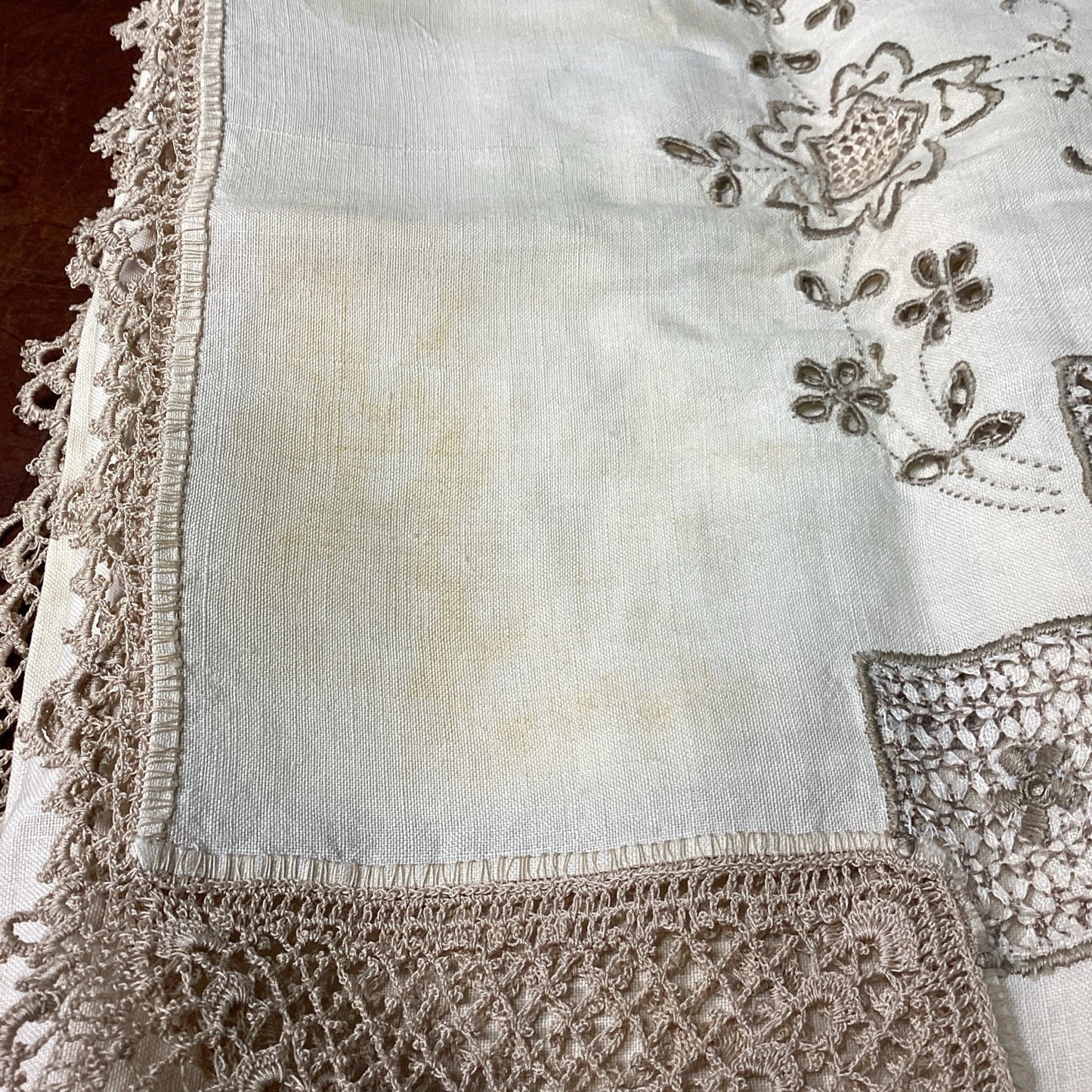 Vintage Floral Linen Tablecloth W/ 6 Linen Napkins - Embroidered Flowers Set