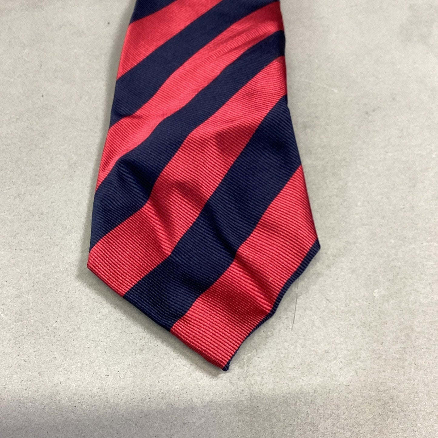 Martha’s Vineyard - Vineyard Vines Men's 100% Silk Red Blue Striped Neck Tie