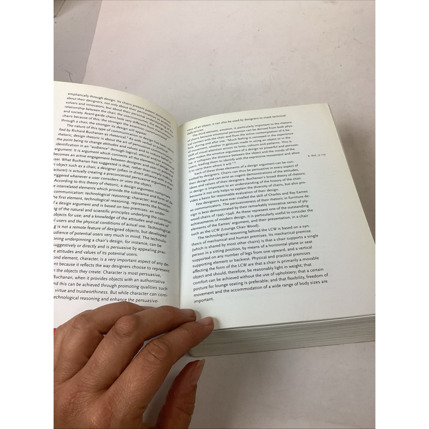 1000 Chairs By Charlotte & Peter Fiell - 1997 Revised Edition - Illustrated