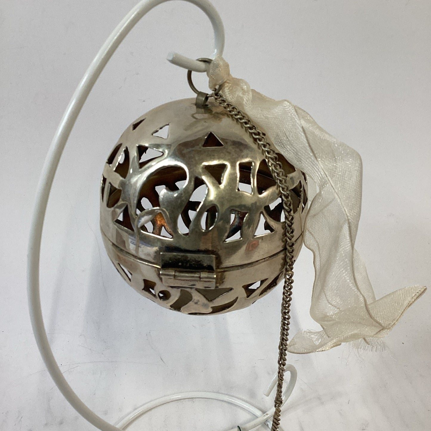 Silver-Plated Pomander Potpourri Ornament Ball Hinged Perforated Sphere Decor