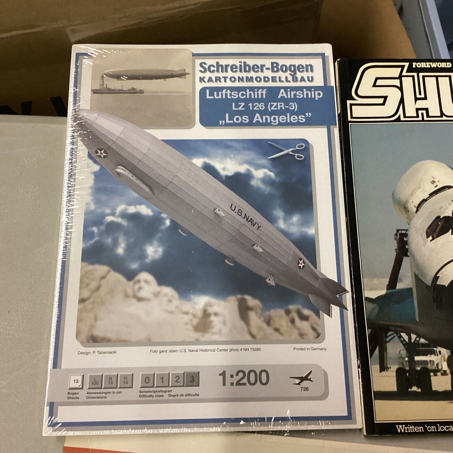 2 Space Shuttle Books, 1 Book On Skyships & 1 On Planes & 1 Airship Puzzle