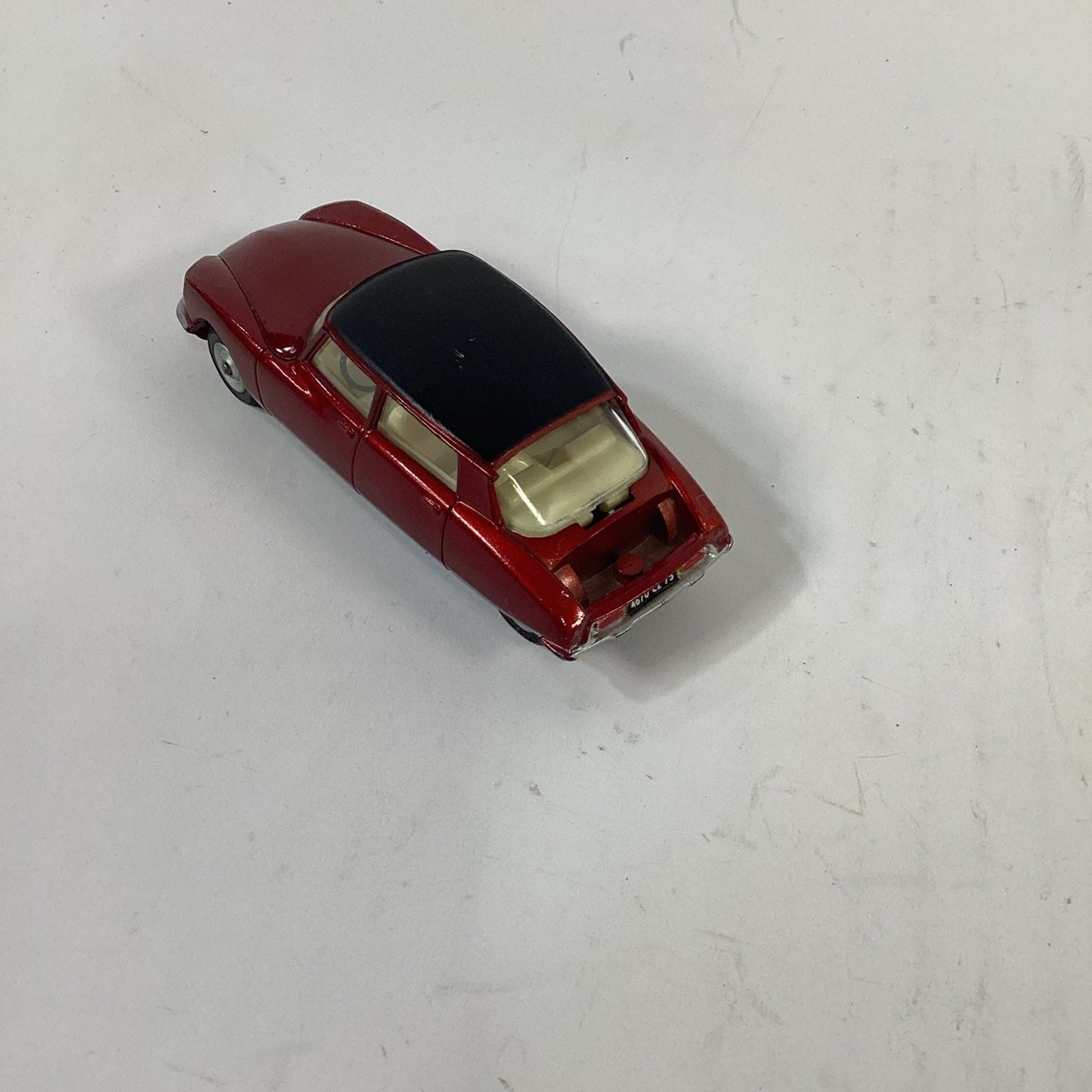 Dinky Toys CITROEN DS 23 1:43 Red/Black - Meccano - France - Made In Spain