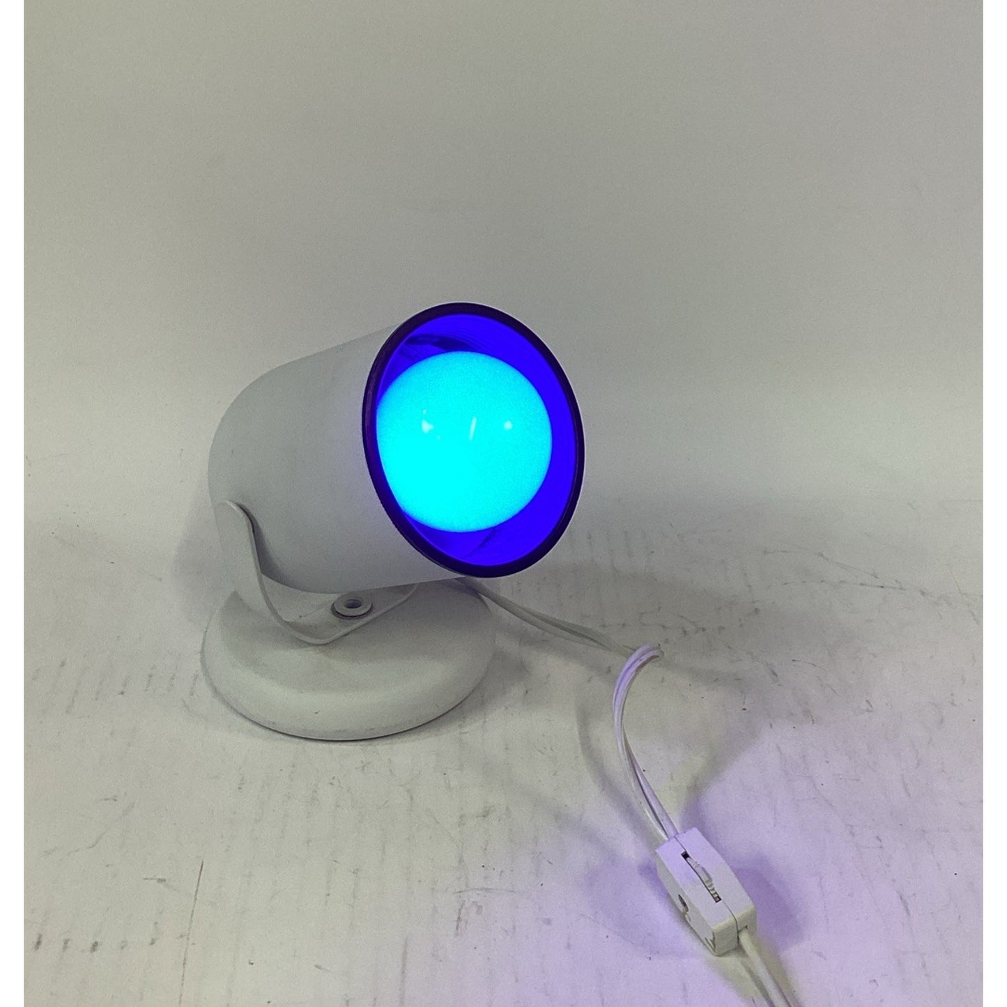 Portable Luminaire Lamp Spotlight With Red/White/Blue Lightbulb