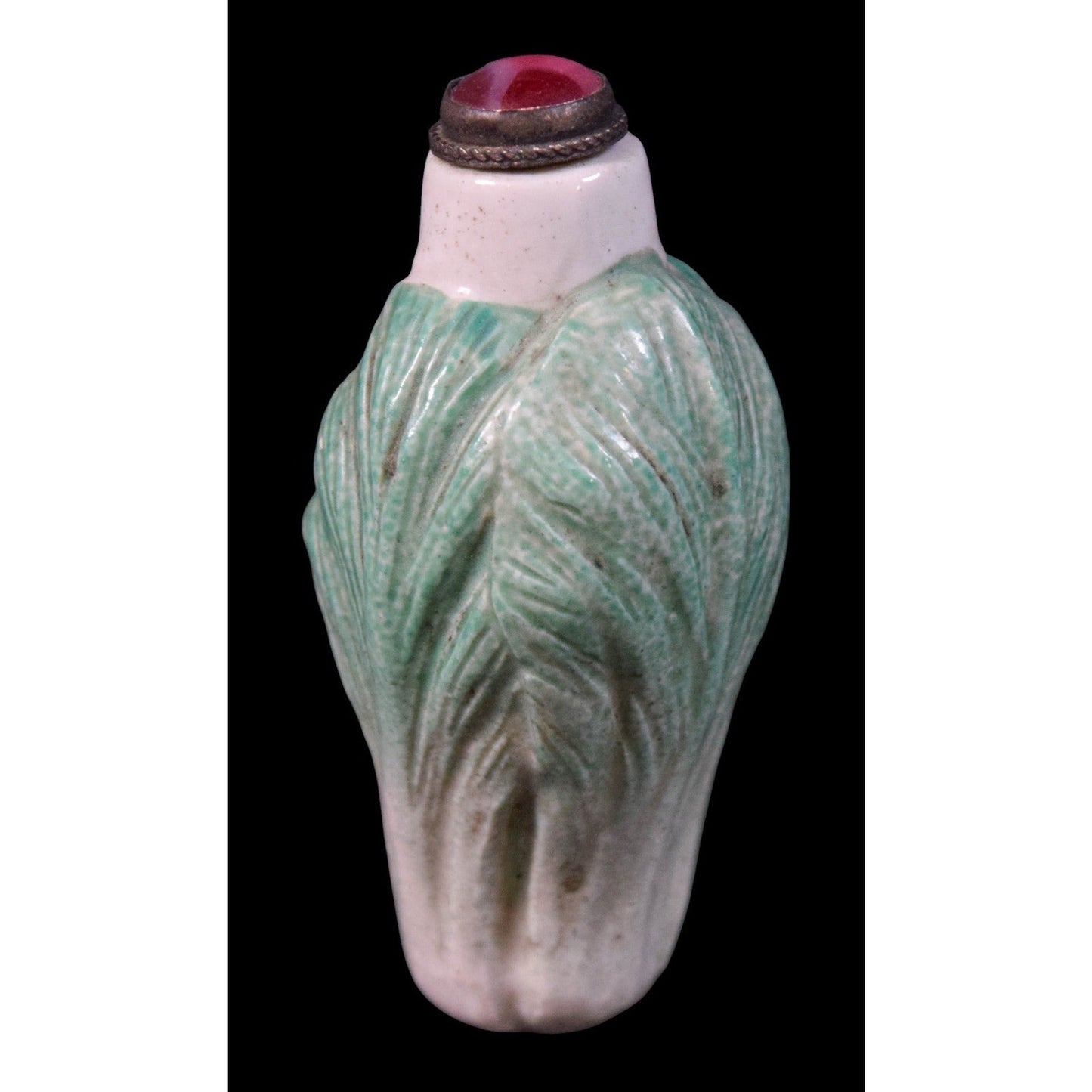 Chinese Porcelain Cabbage Snuff Bottle