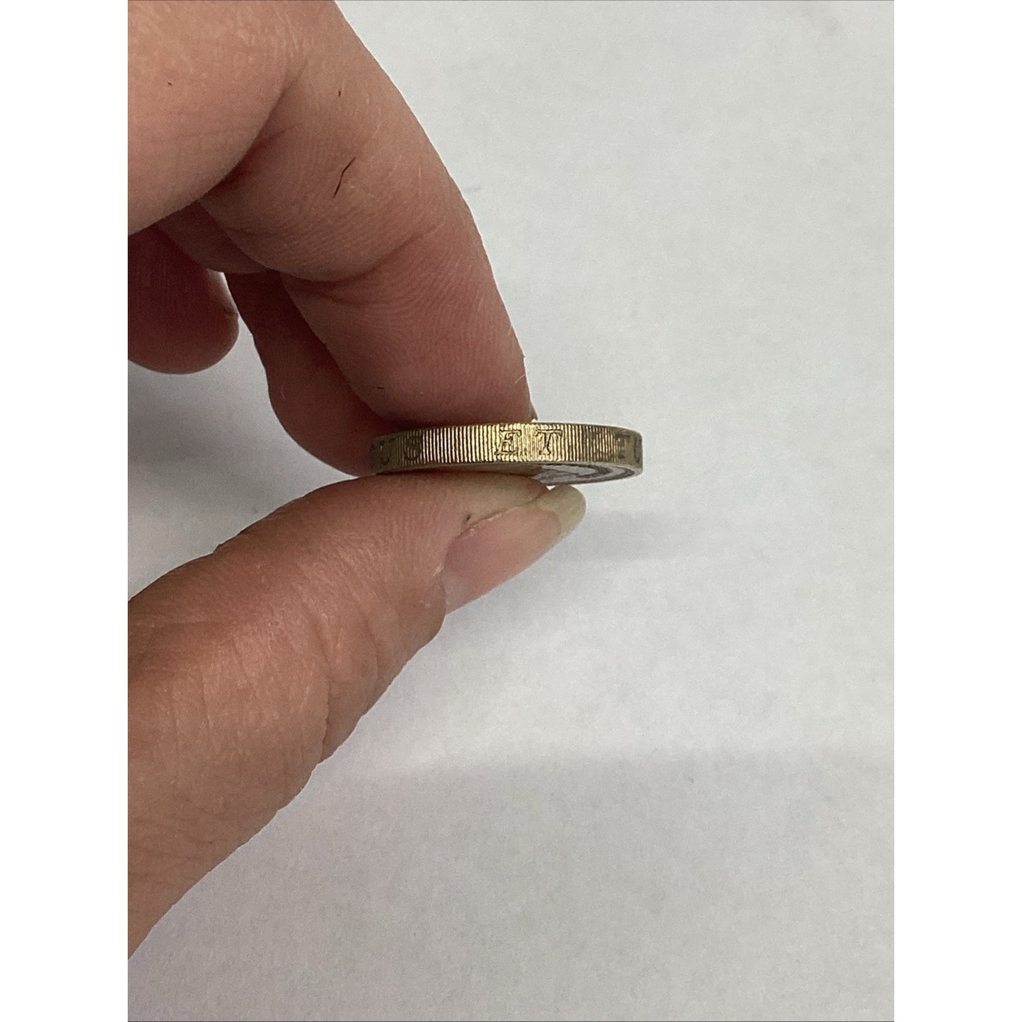 1983 1 Pound Coin Queen Elizabeth II Royal Arms DECUS ET TUTAMEN