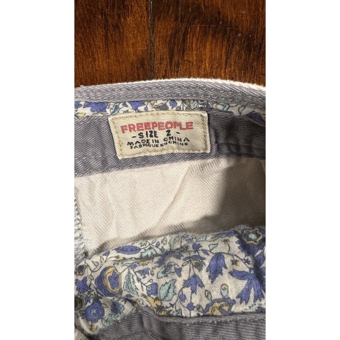 Free People Tan Khaki Shorts Size 2 Pleated Utility Button Tab Y2K