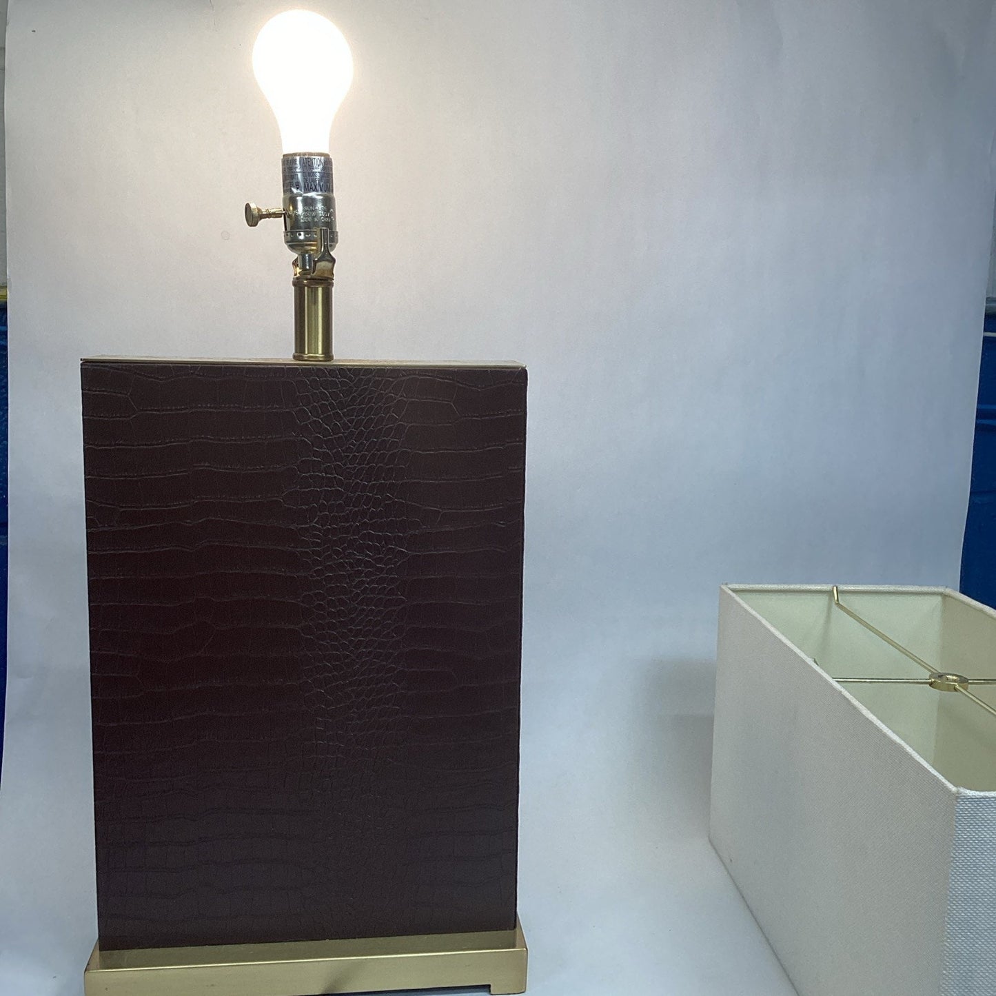 Safavieh Delia Brown Faux Crocodile Table Lamp W/ Shade