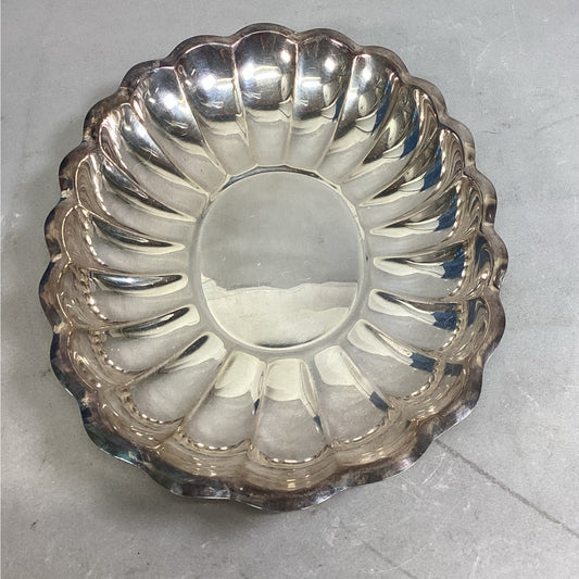 Reed & Barton #110 Holiday 15x11x2 Inch Scalloped Silver Plated Dish