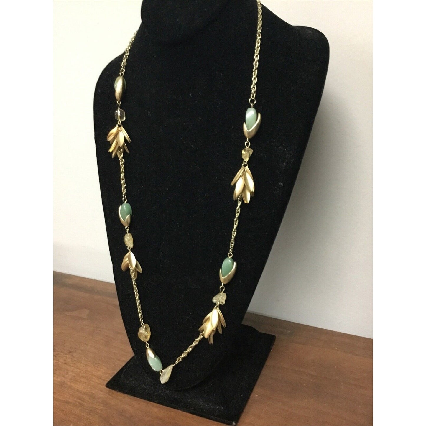 Light Turquoise And Gold Accents Chain Necklace 15”