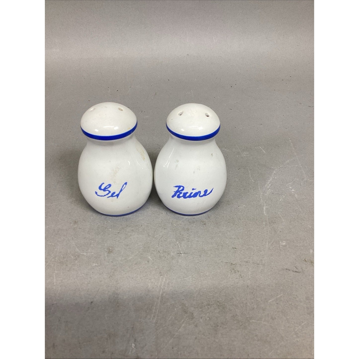2 Salt And Pepper Shakers (China) & 2 Salt Cellars (France) & 1 Gold Spoon