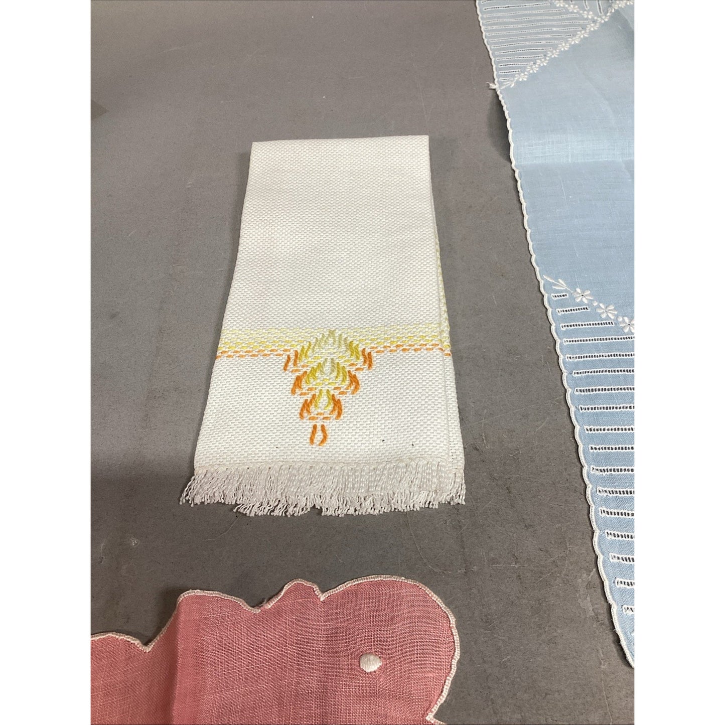 Set Of 4 Vintage Hand Embroidered Linen Fingertip Towels