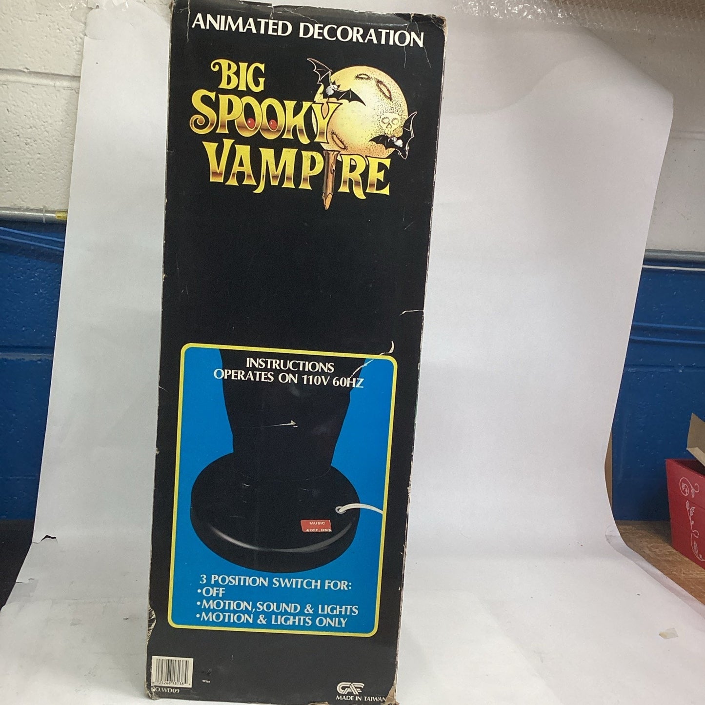 Rare Vintage Halloween DRACULA with Lights & Sound - NOS