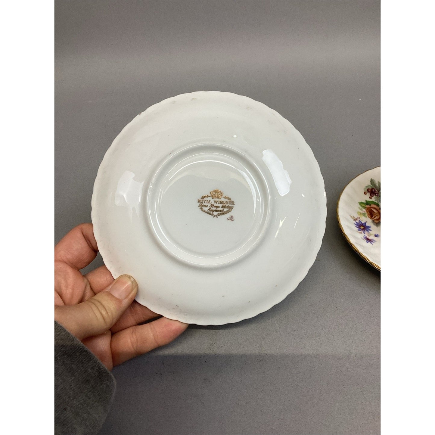 Vintage Royal Windsor Bone China Set Of 2 Floral Teacups And 4 Saucers - England