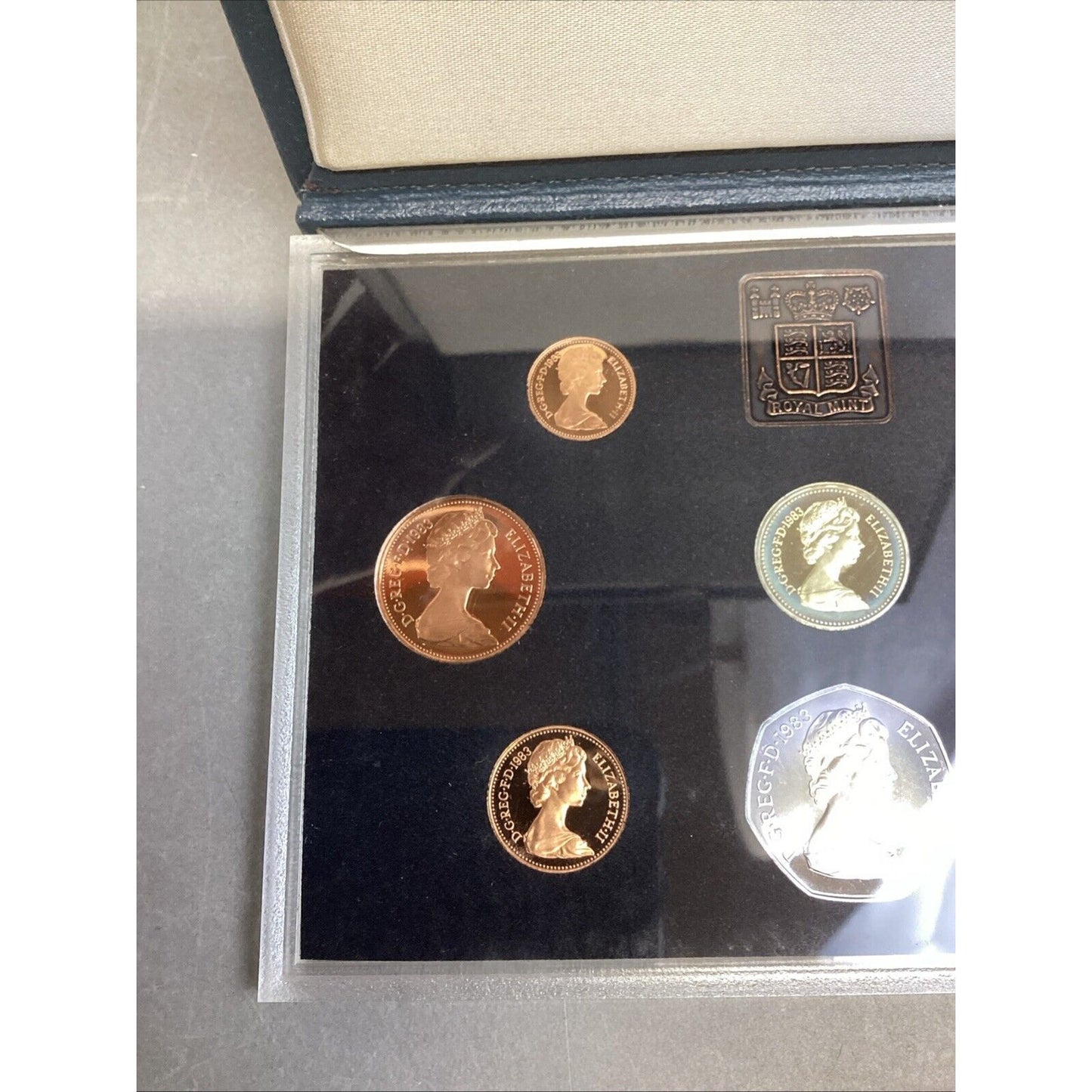 1983 UNITED KINGDOM ROYAL MINT 8 COIN PROOF SET - 8 Coins