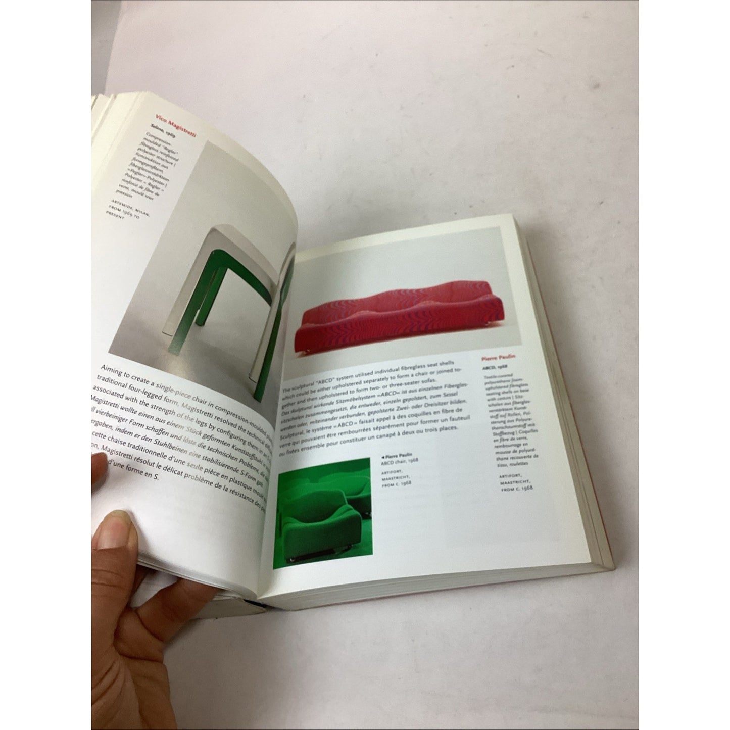 1000 Chairs By Charlotte & Peter Fiell - 1997 Revised Edition - Illustrated