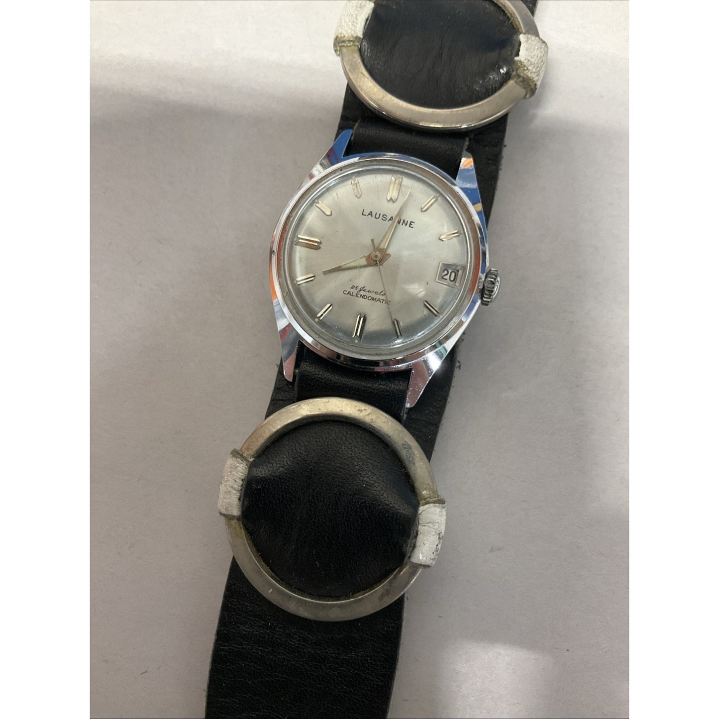 Mid-century men's Lausanne silver-tone wristwatch. Working Condition