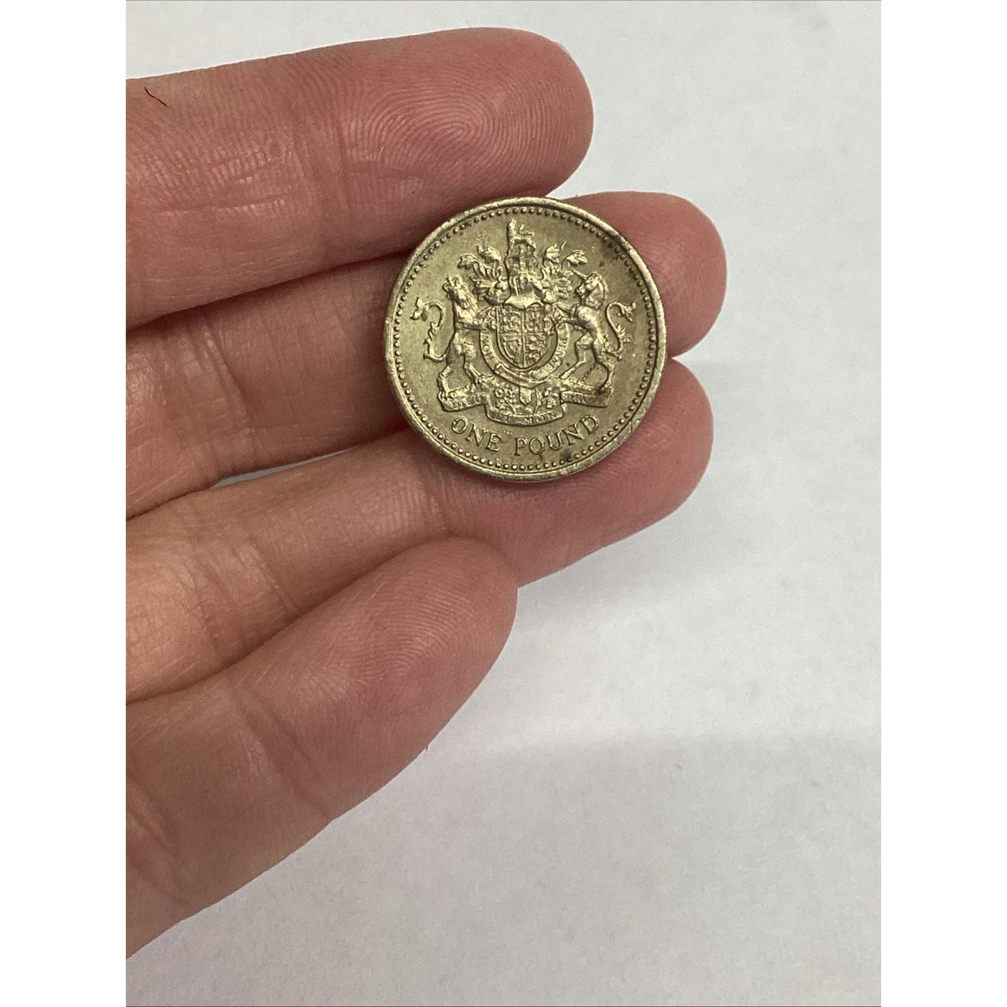 1983 1 Pound Coin Queen Elizabeth II Royal Arms DECUS ET TUTAMEN