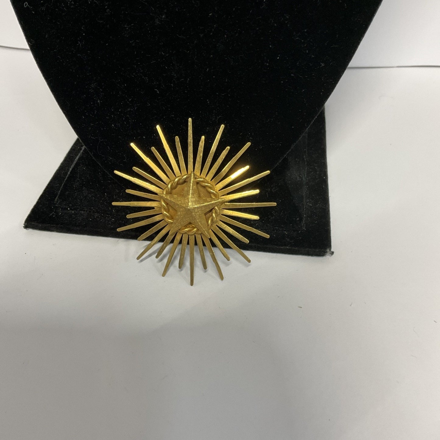 Vintage Starburst Brooch Gold Tone