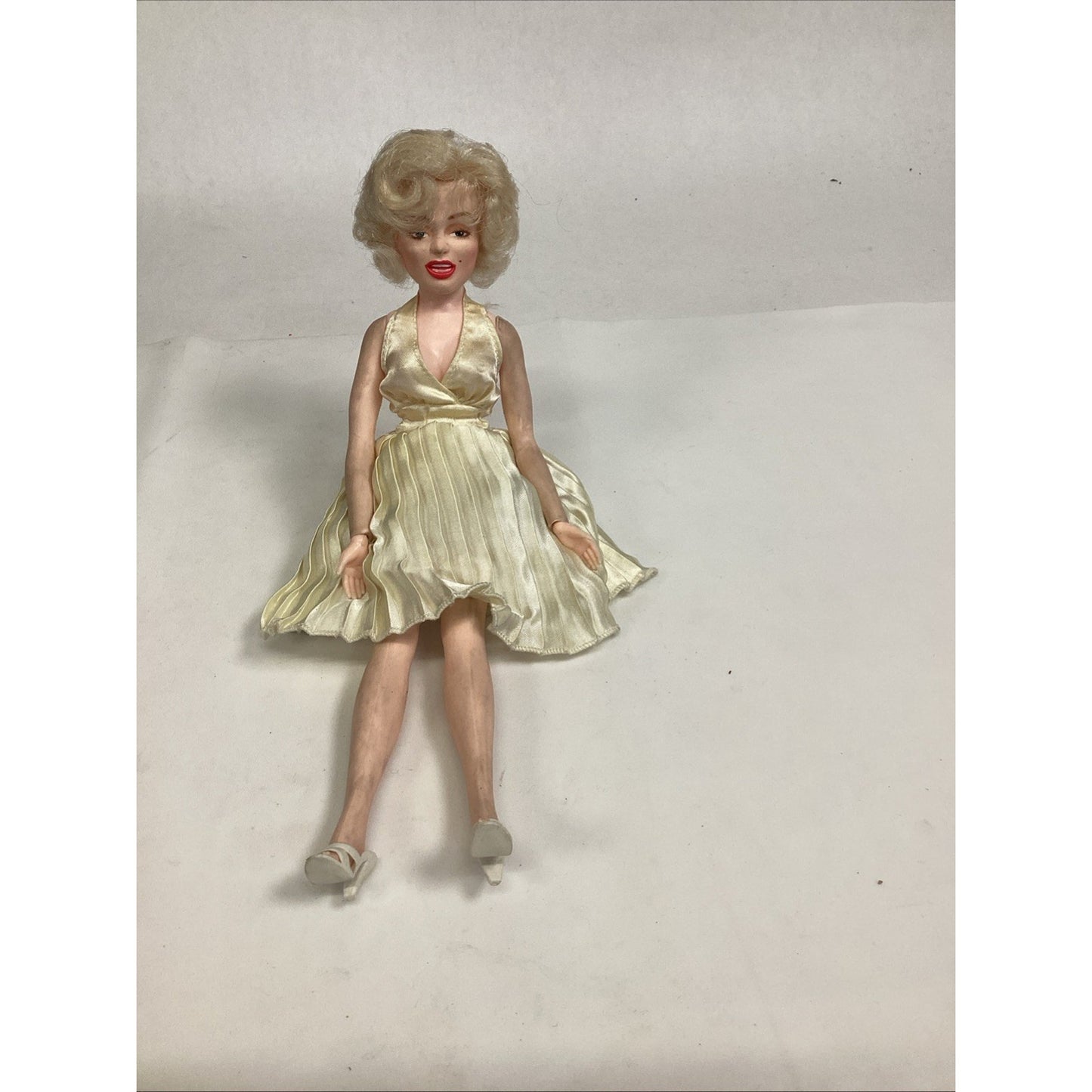 1982 Tristar Marilyn Monroe Doll W/ Moveable Hands & Legs - 11”L - Bendable