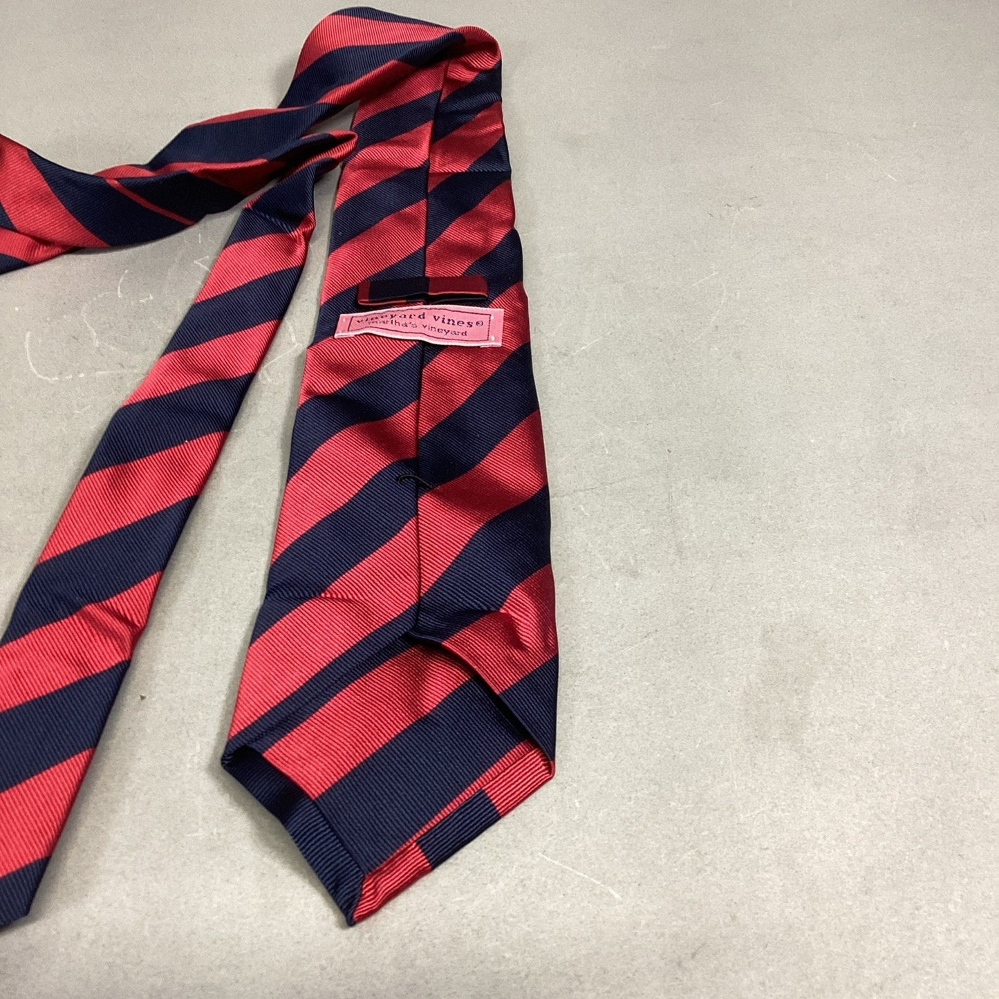 Martha’s Vineyard - Vineyard Vines Men's 100% Silk Red Blue Striped Neck Tie