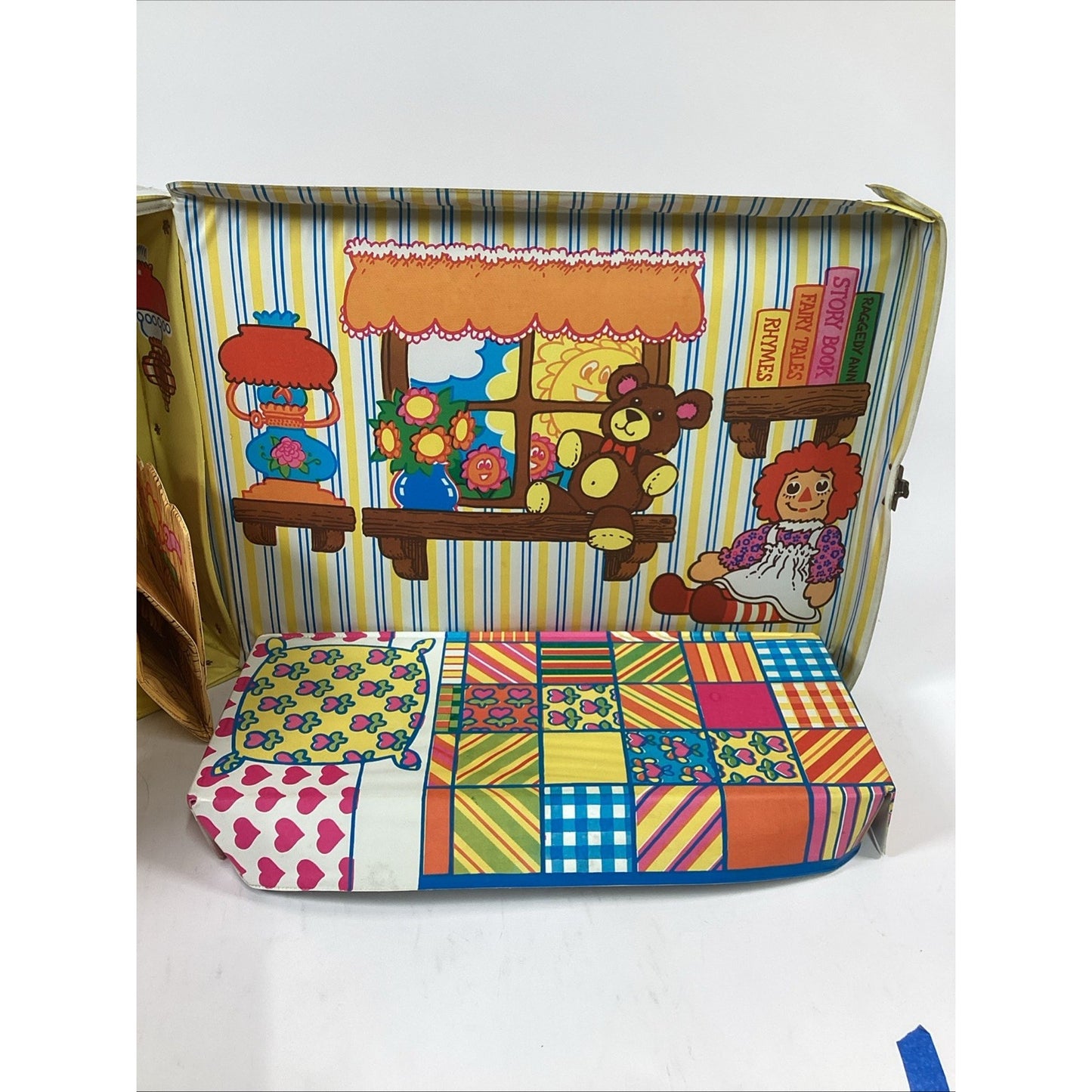 Vintage 1974 NOS Raggedy Ann’s Play Cottage Vinyl Pop Out Case Damaged Exterior