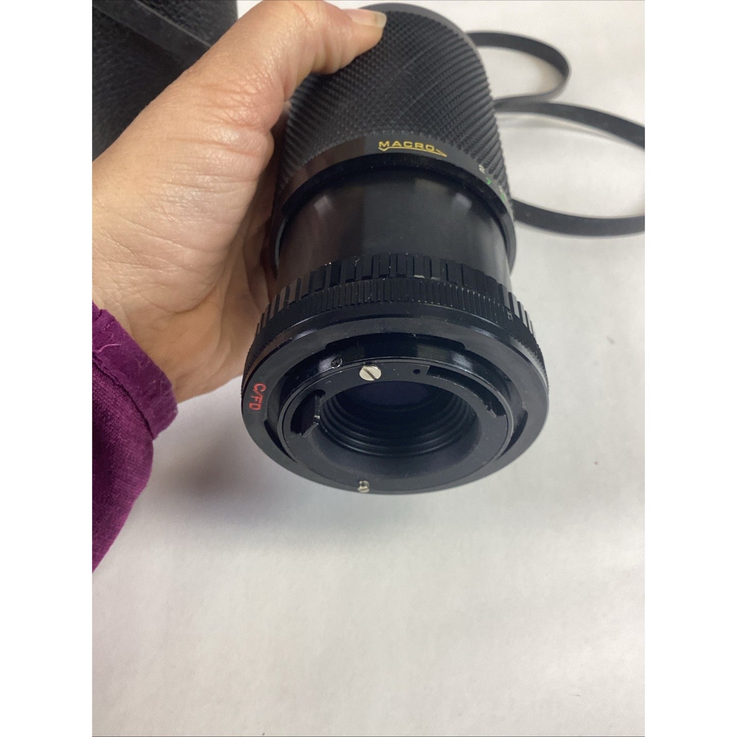 Soligor 80-200mm Zoom + Macro - #38166305 W/ Case & 2 Lens Covers