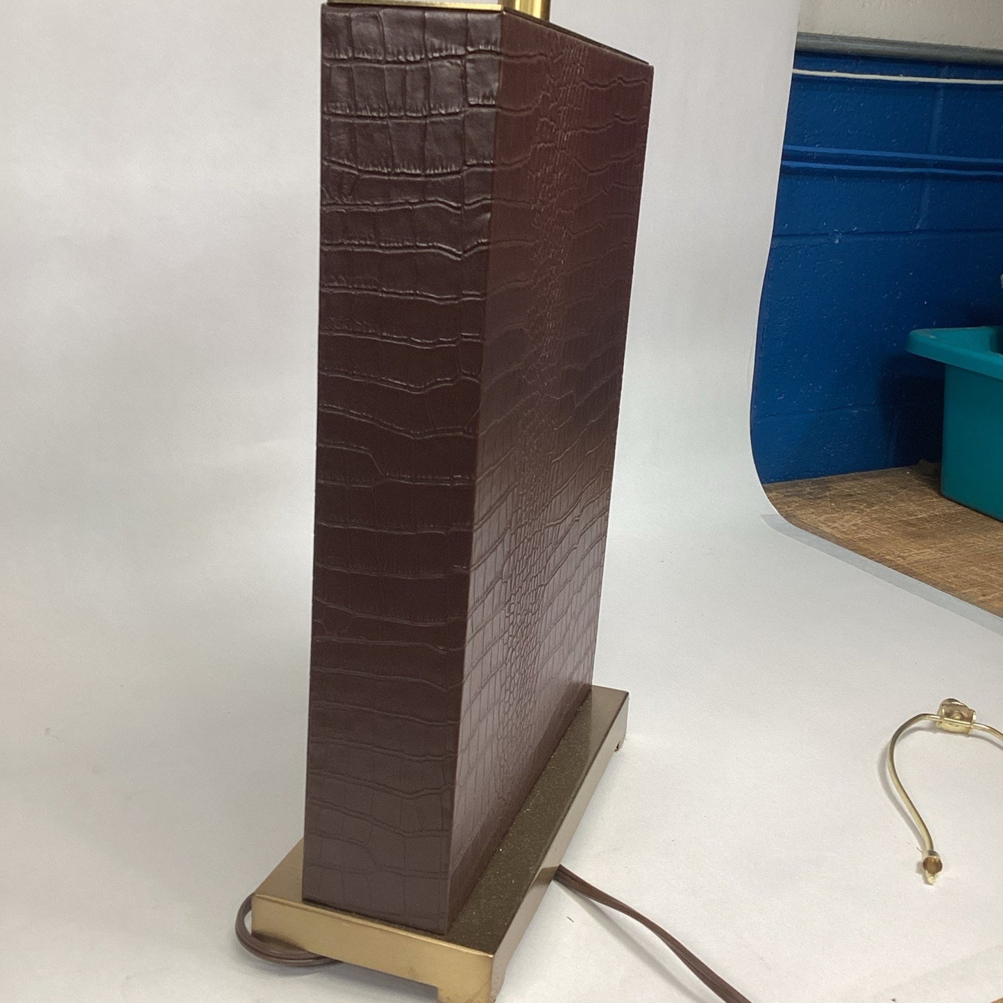 Safavieh Delia Brown Faux Crocodile Table Lamp W/ Shade
