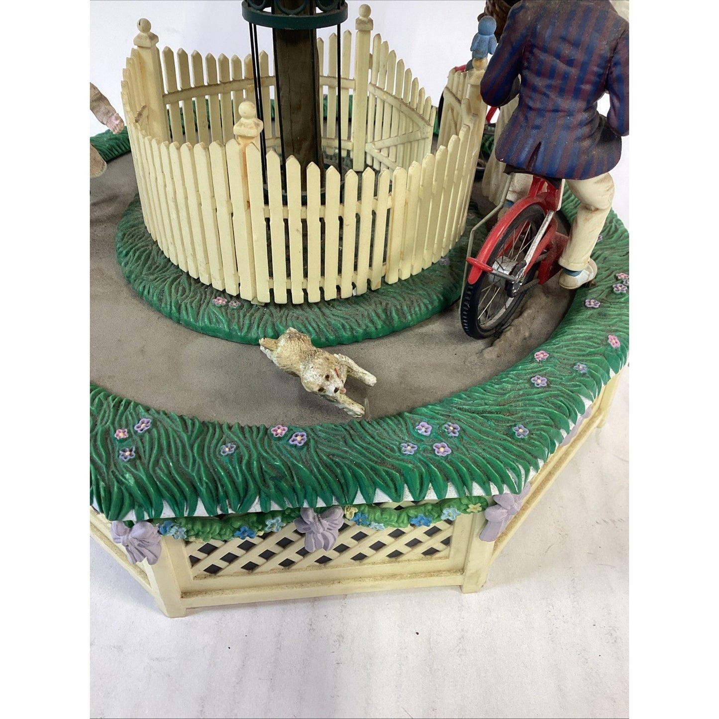 Enesco Musical Box Light Up Music Two Riding A Bike Under Tree Untested - Read