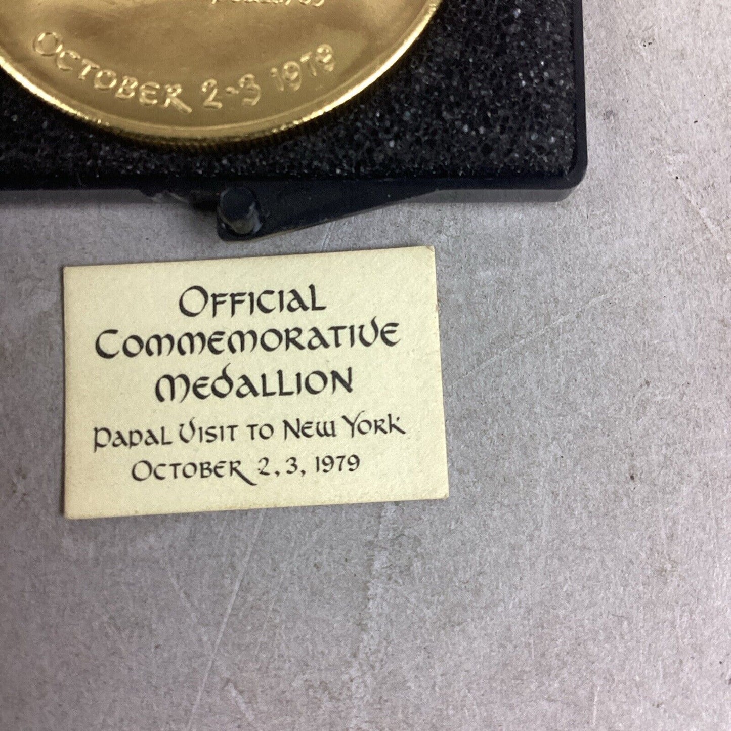 1979 POPE JOHN PAUL II PASTORAL VISIT TO NY BRASS COMMEMORATIVE MEDALLION