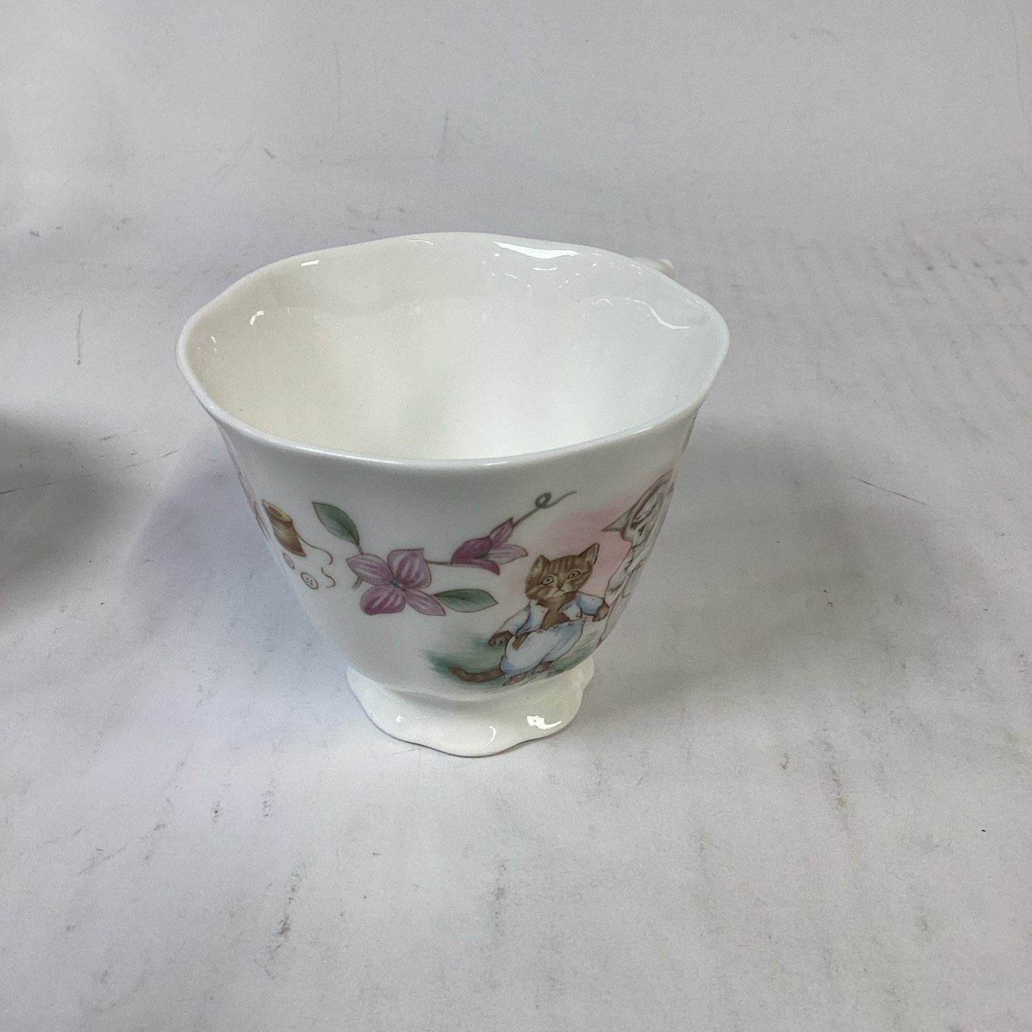 ROYAL ALBERT The World of Beatrix Potter TOM KITTEN Tea Cup VTG 1986 Bone China