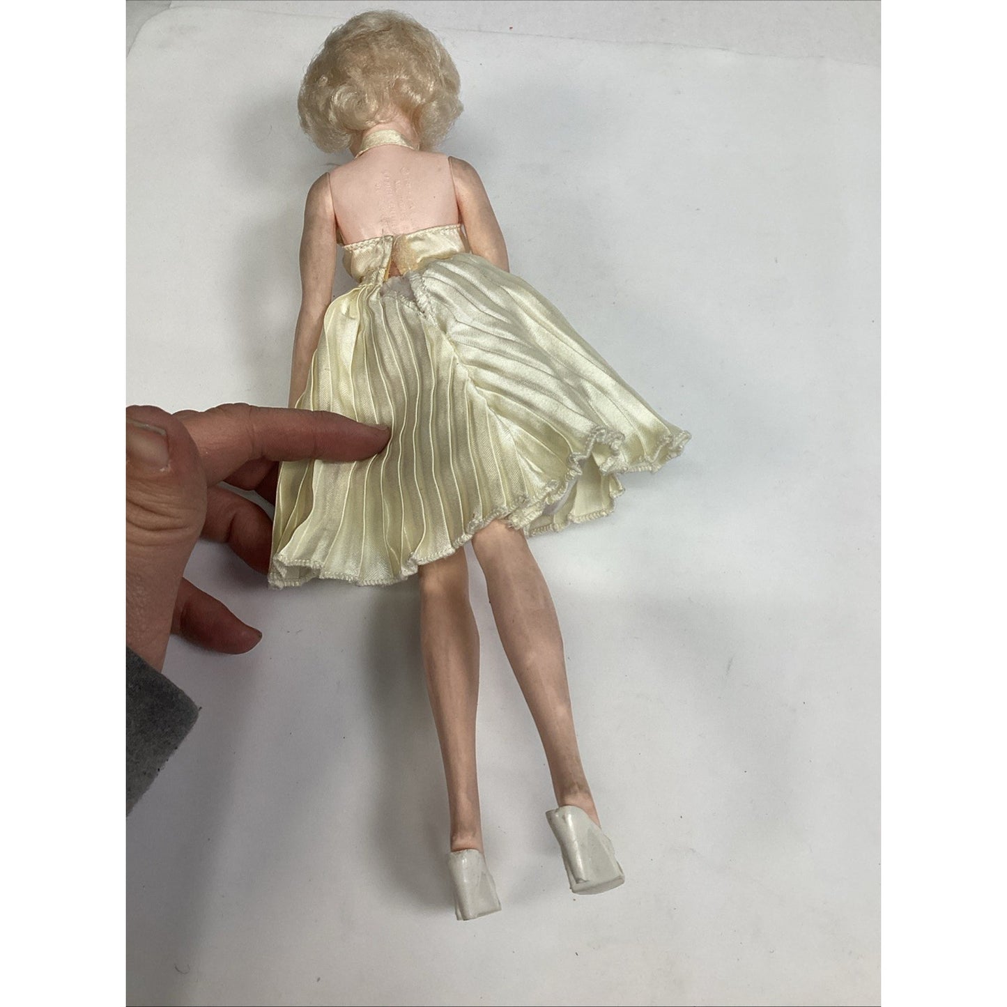 1982 Tristar Marilyn Monroe Doll W/ Moveable Hands & Legs - 11”L - Bendable
