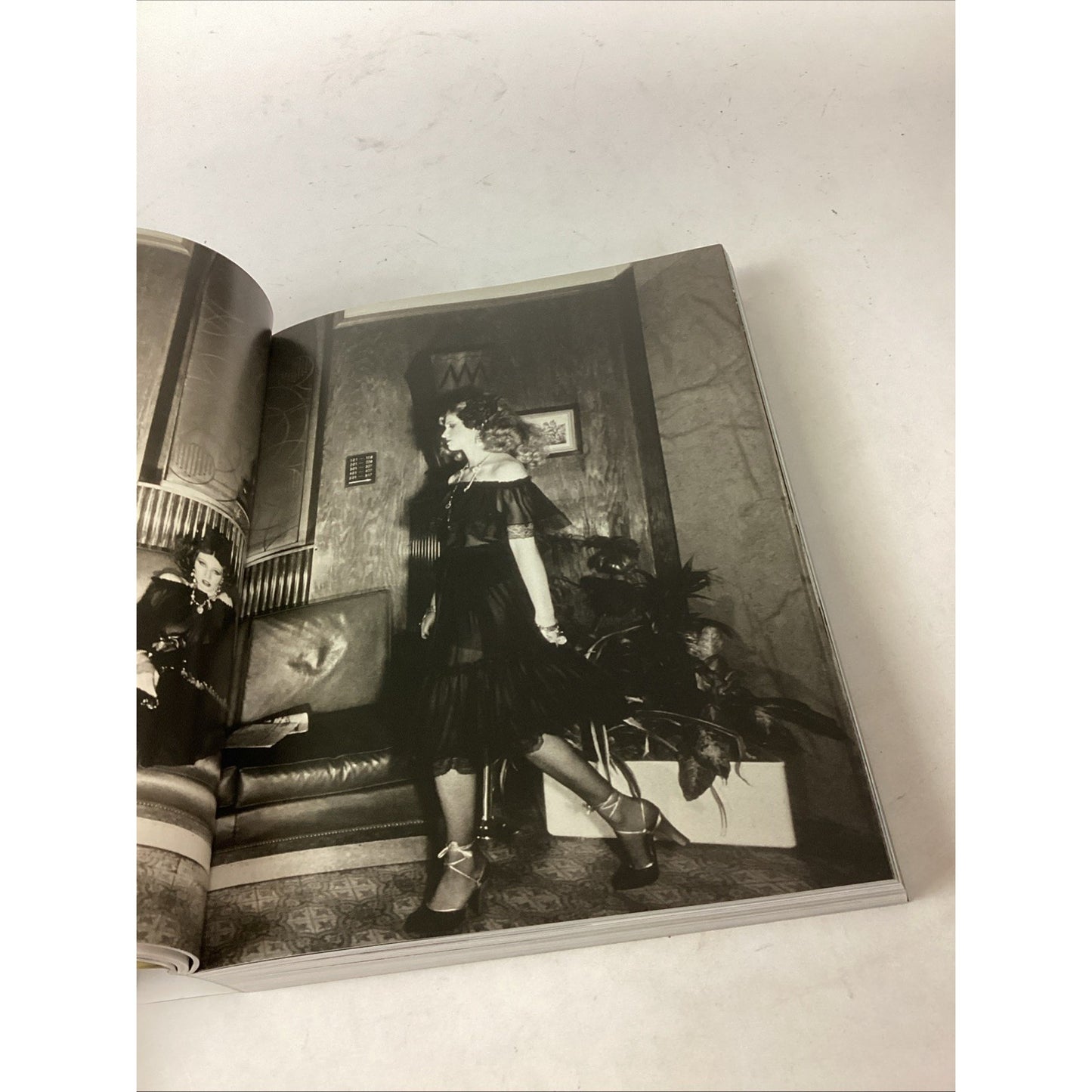 Grace: Thirty Years of Fashion at Vogue - Softcover Book