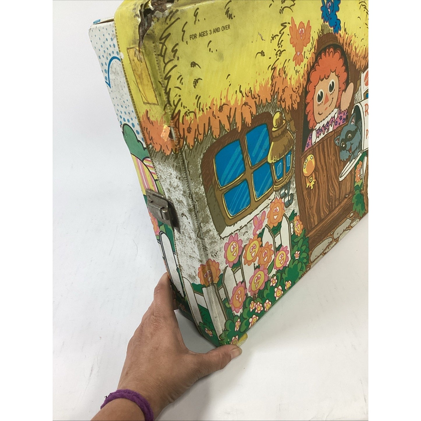 Vintage 1974 NOS Raggedy Ann’s Play Cottage Vinyl Pop Out Case Damaged Exterior