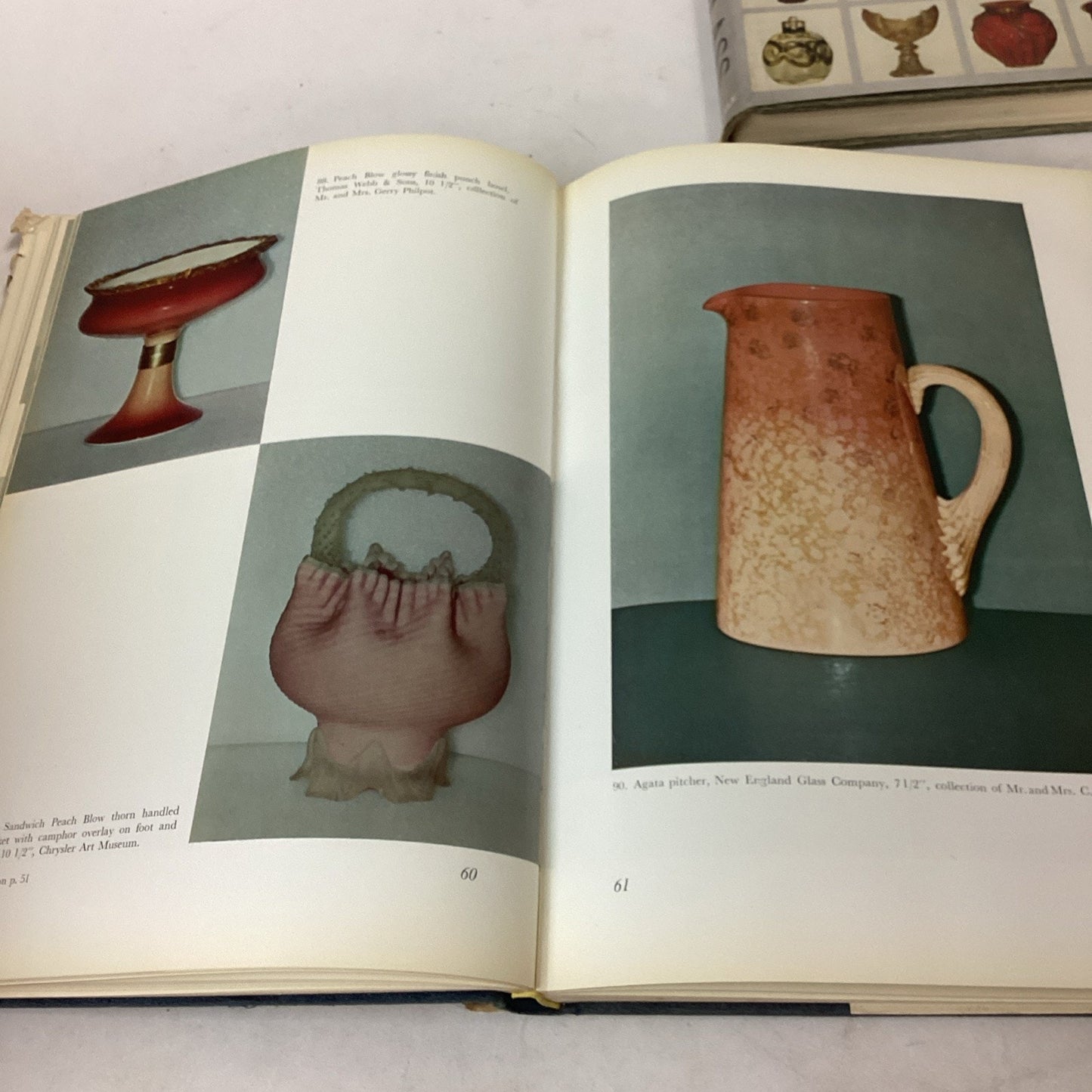 Art Glass Nouveau And Carved & Decorated European Art Glass Hardcover Books