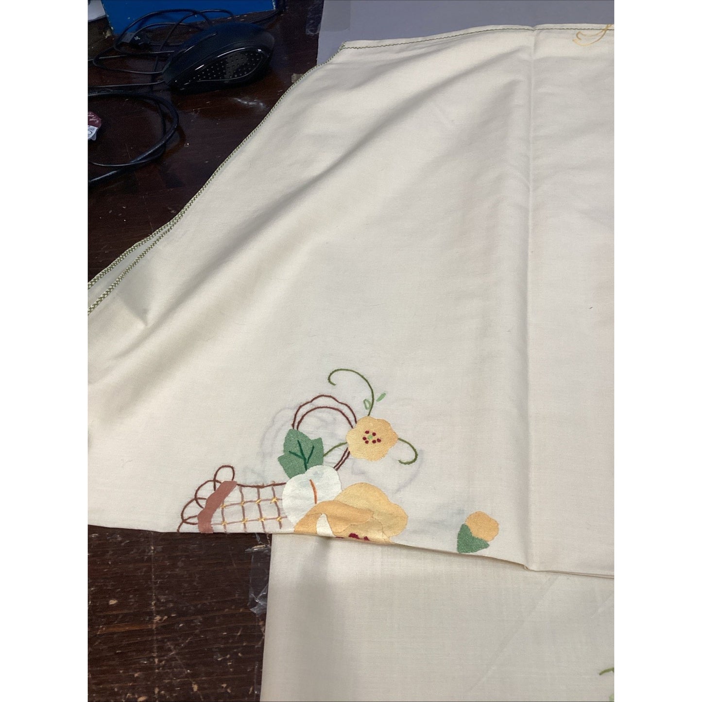 Vintage Hand Embroidery Broderie A La Main Floral Tablecloth & Napkins Set 70x18