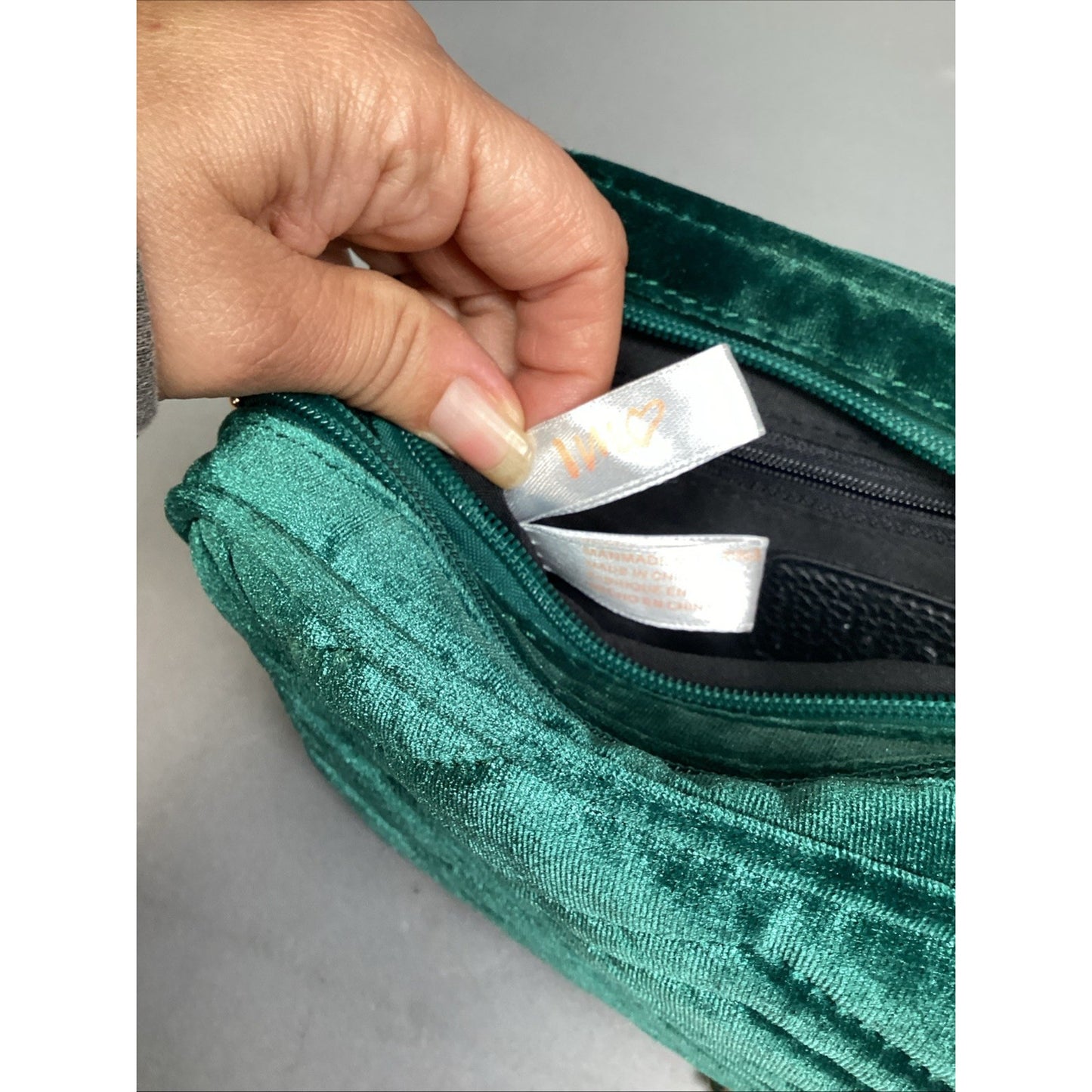 IMOSHION USA Green Velvet Crossbody Bag W/ Chain
