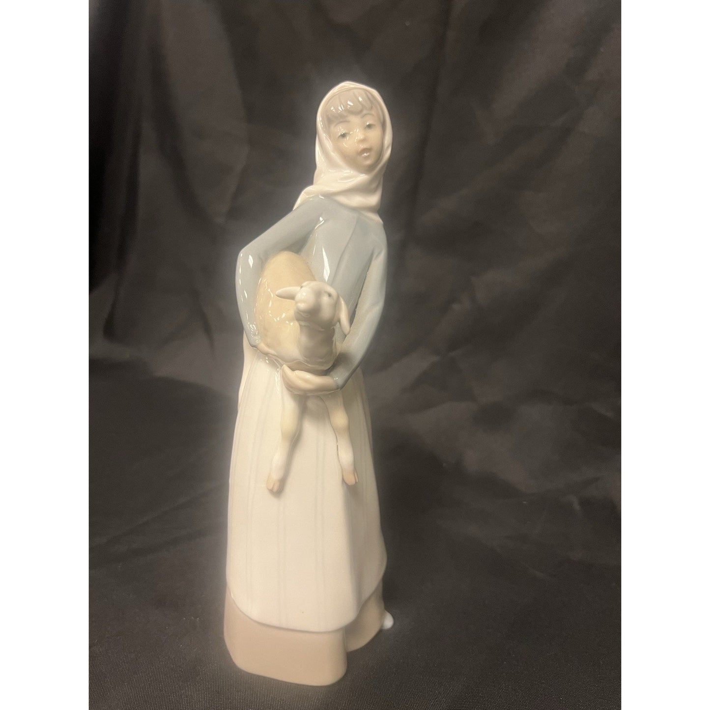 Vintage Lladro Figurine Girl with Lamb #4584 Retired 10 1/2" tall Preowned
