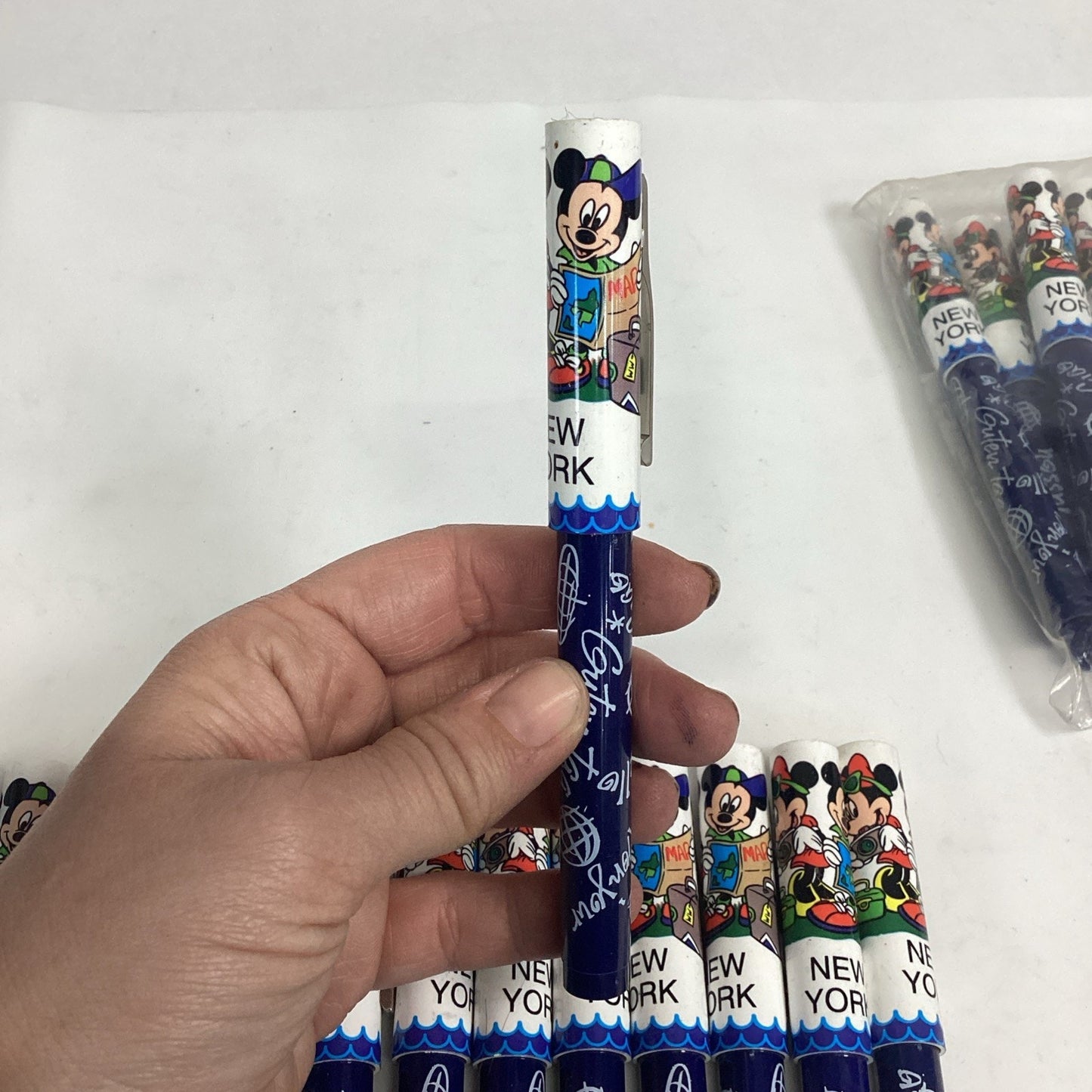 Large Lot Of 26 Disney Mickey Mouse & Minnie Mouse New York Souvenir Pens - New