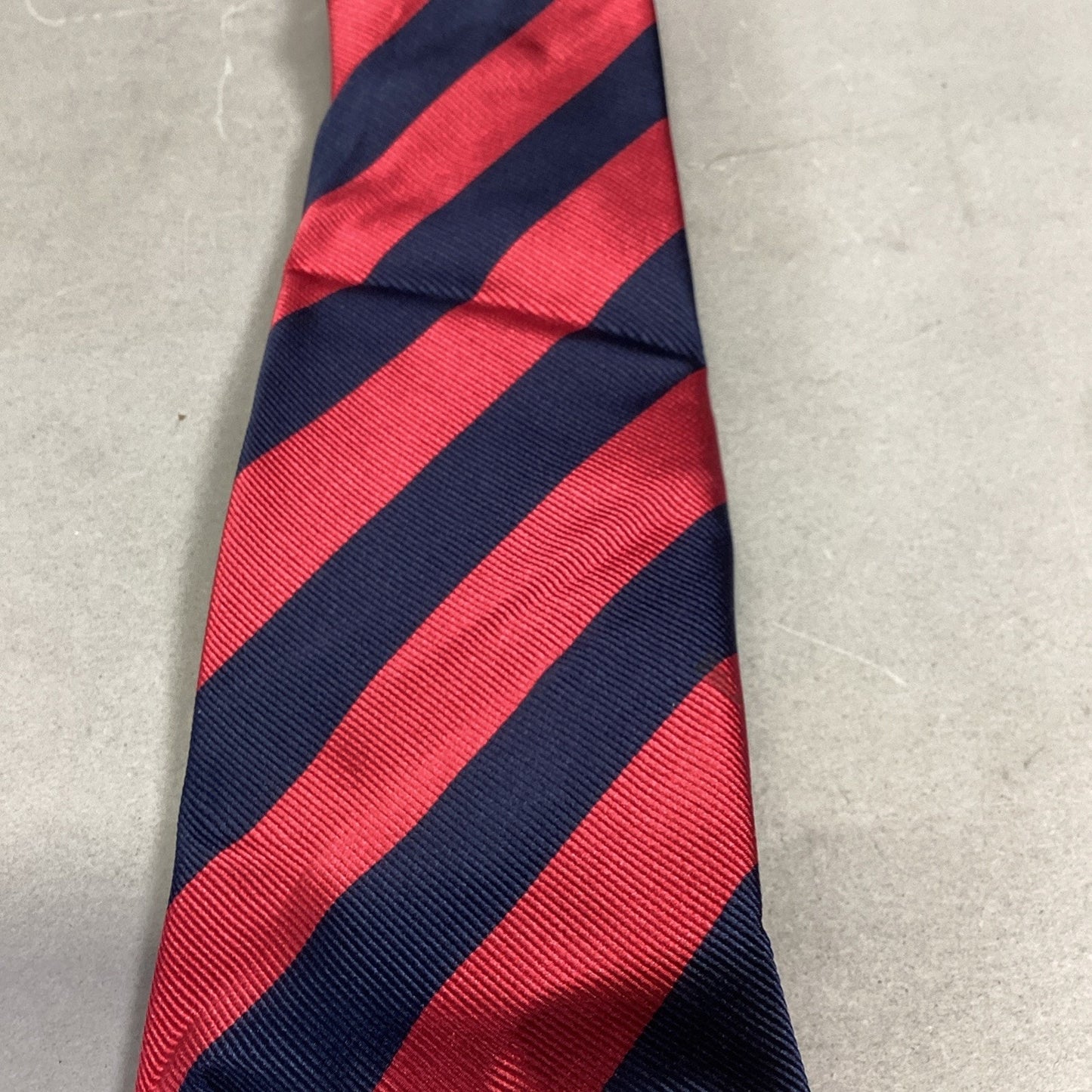 Martha’s Vineyard - Vineyard Vines Men's 100% Silk Red Blue Striped Neck Tie