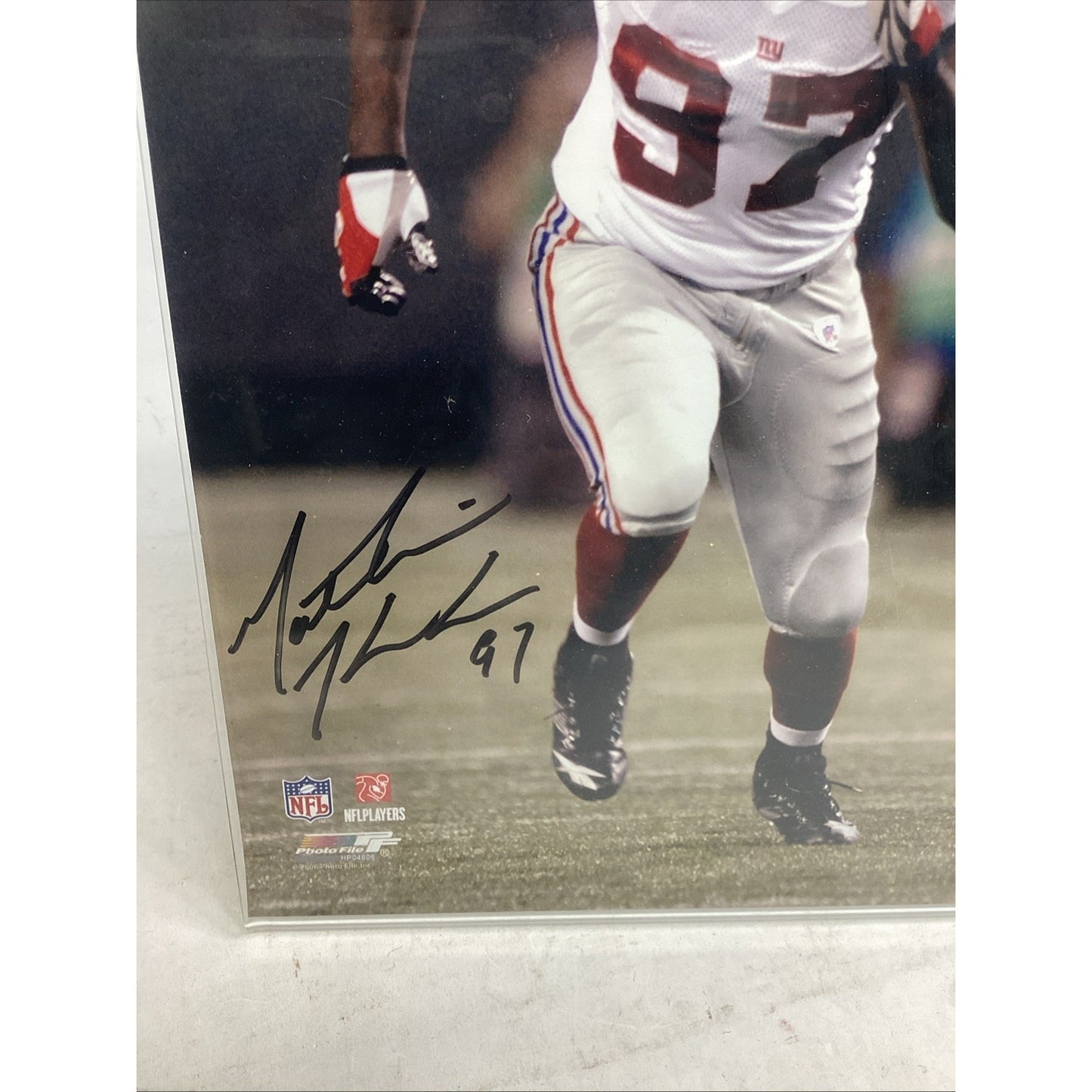 New York Giants #97 Mathias Kiwanuka Autographed Photo - NFL Holographic