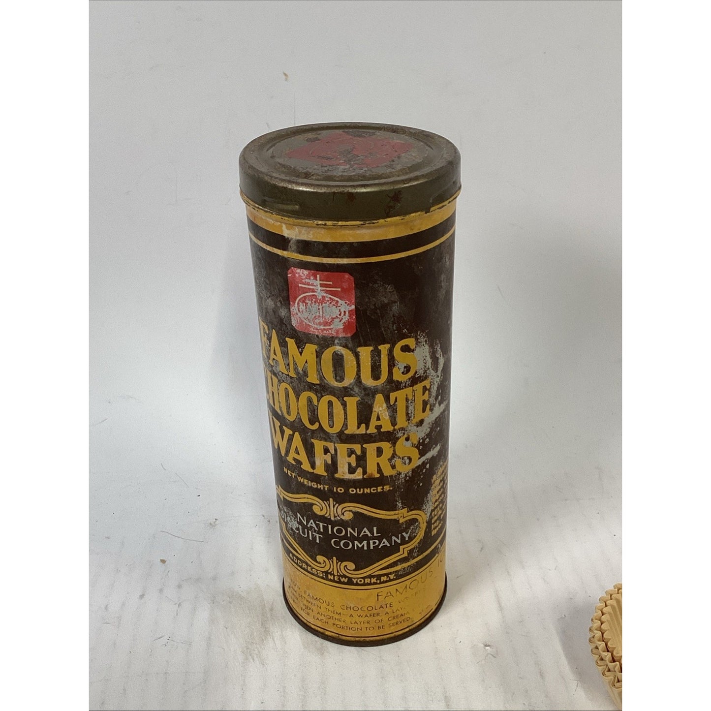 Nabisco Famous Chocolate Wafers Tin W/ Vintage Cupcake/Muffins Baking Holders