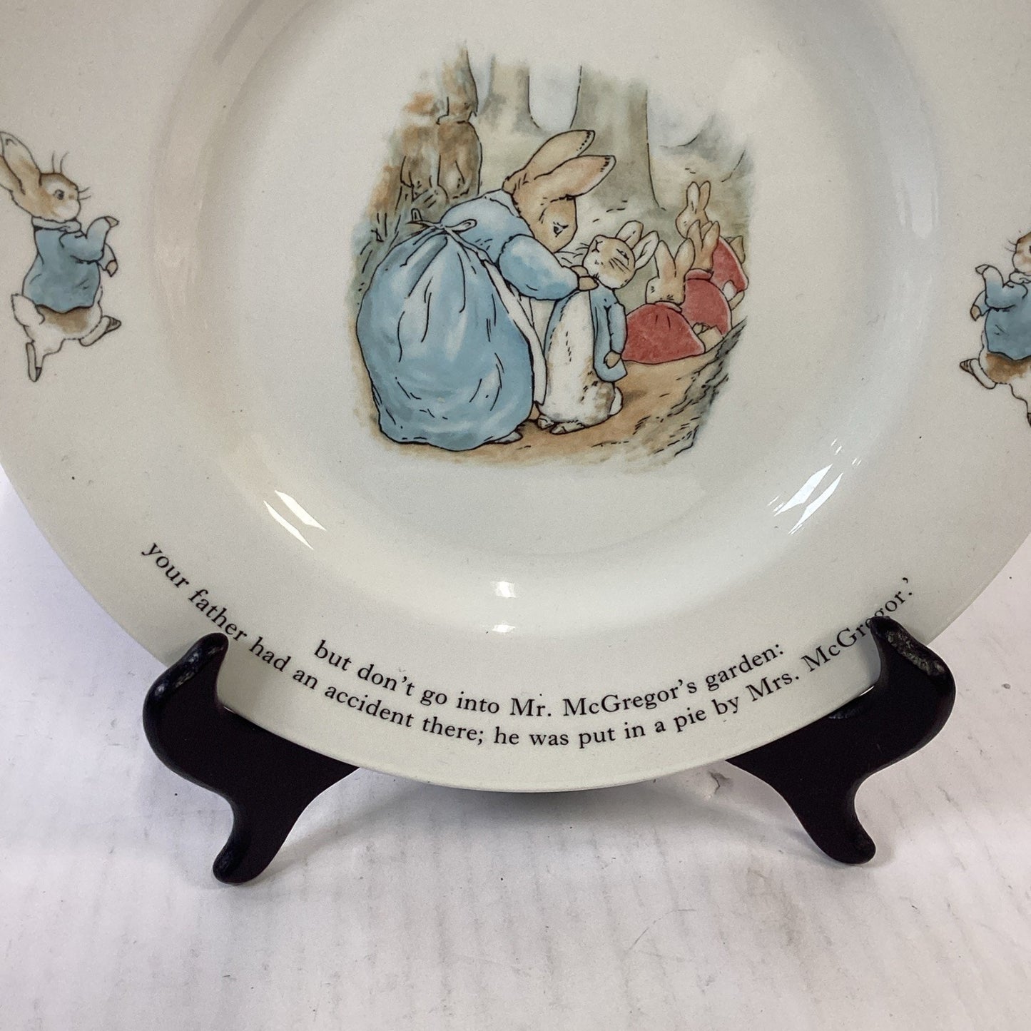 Wedgwood 1993 Peter Rabbit Plate Etruria Barlaston Beatrix Potter England 9.75"
