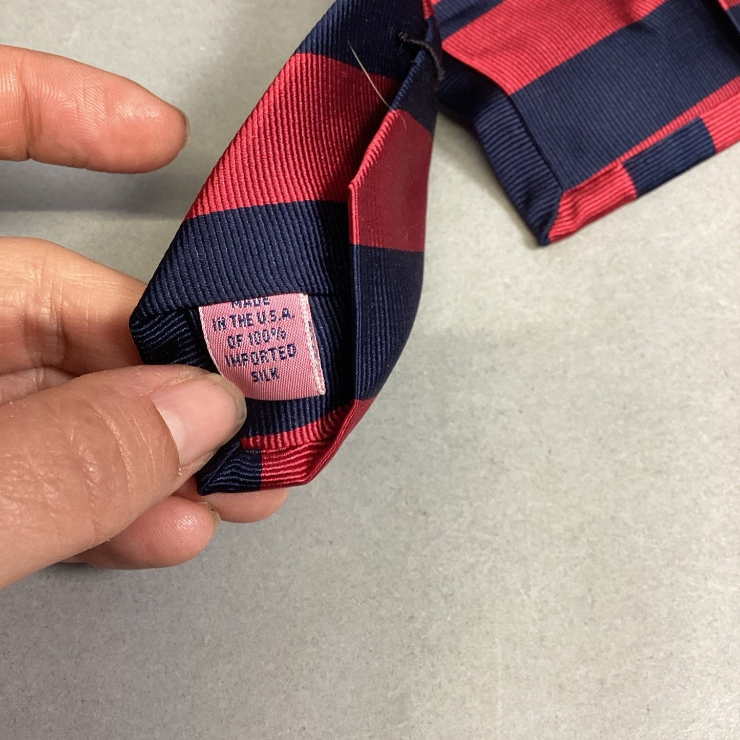Martha’s Vineyard - Vineyard Vines Men's 100% Silk Red Blue Striped Neck Tie