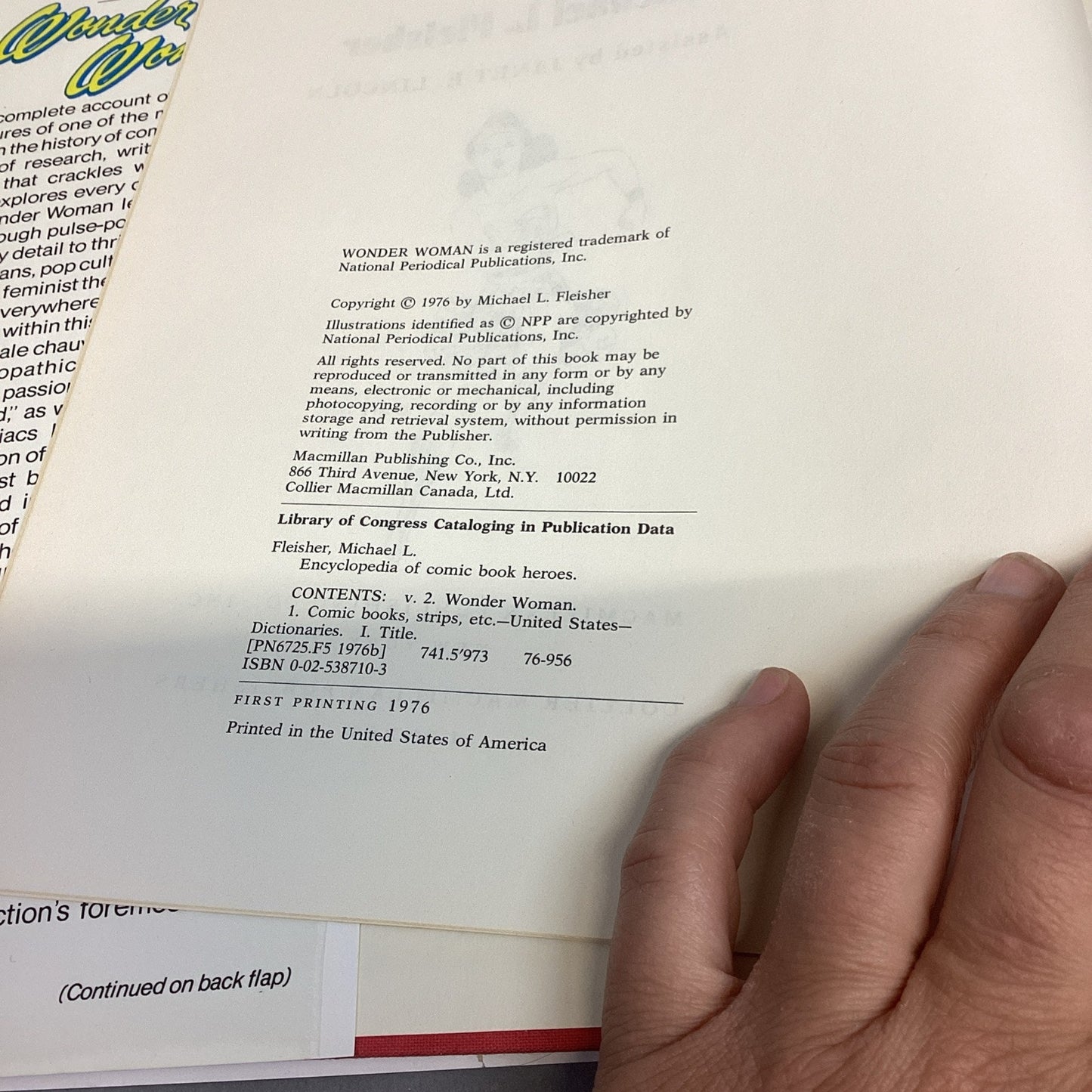 The Encyclopedia of Comic Book Heroes - 500 Entries - 1976 - Hardcover - 253 Pgs