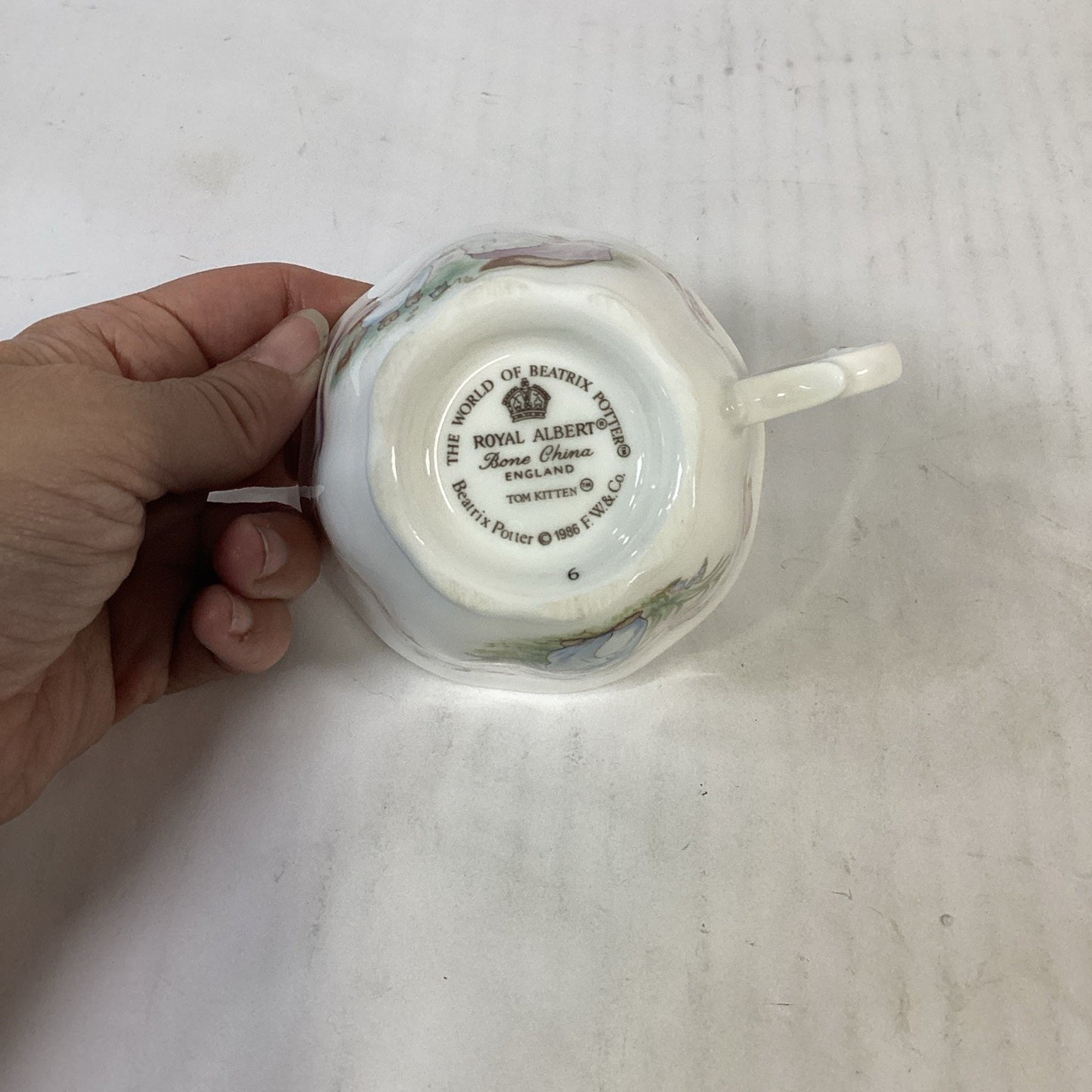 ROYAL ALBERT The World of Beatrix Potter TOM KITTEN Tea Cup VTG 1986 Bone China