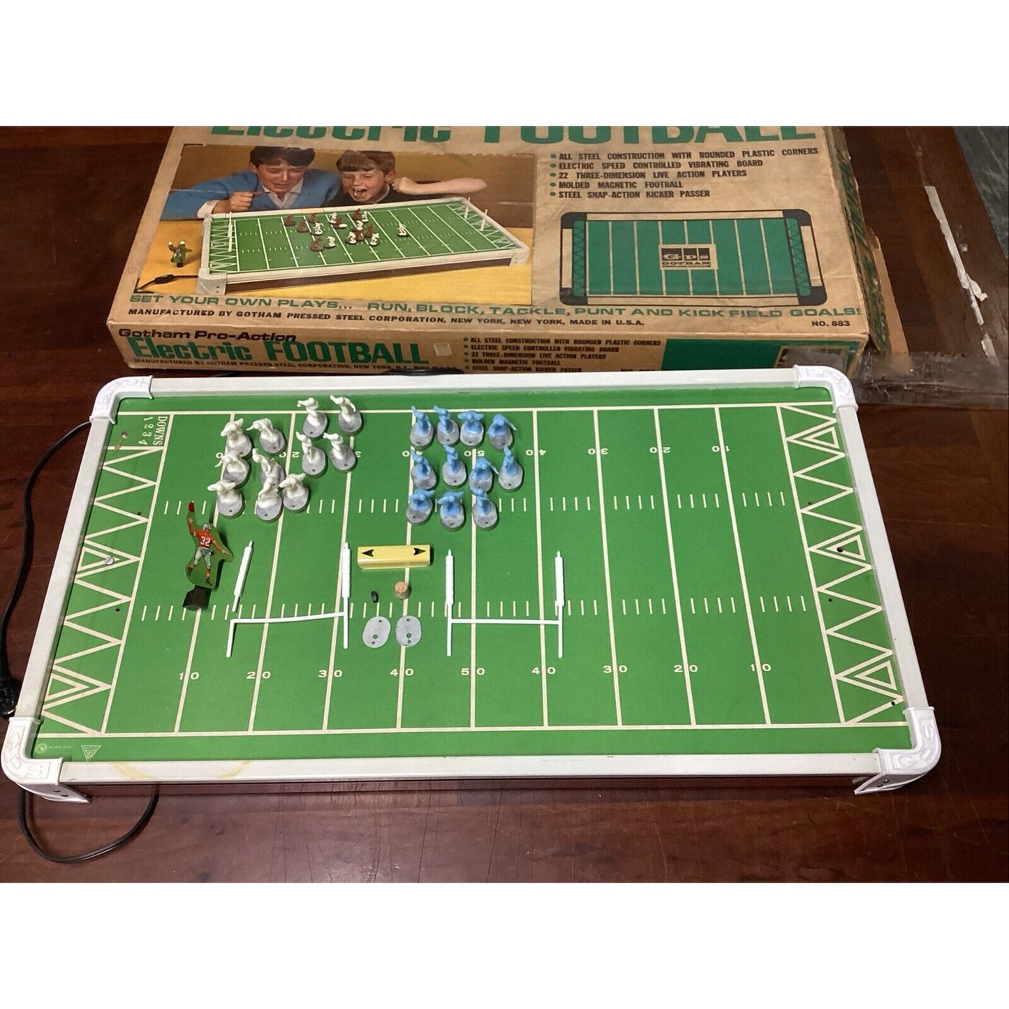 Vintage Gotham Pro Action Electric Football Game Field Players - Tested/Works