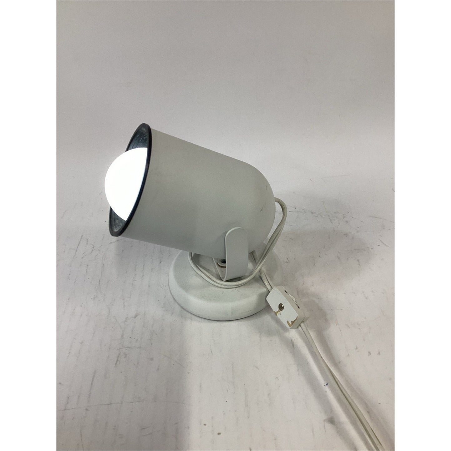 Portable Luminaire Lamp Spotlight With Red/White/Blue Lightbulb